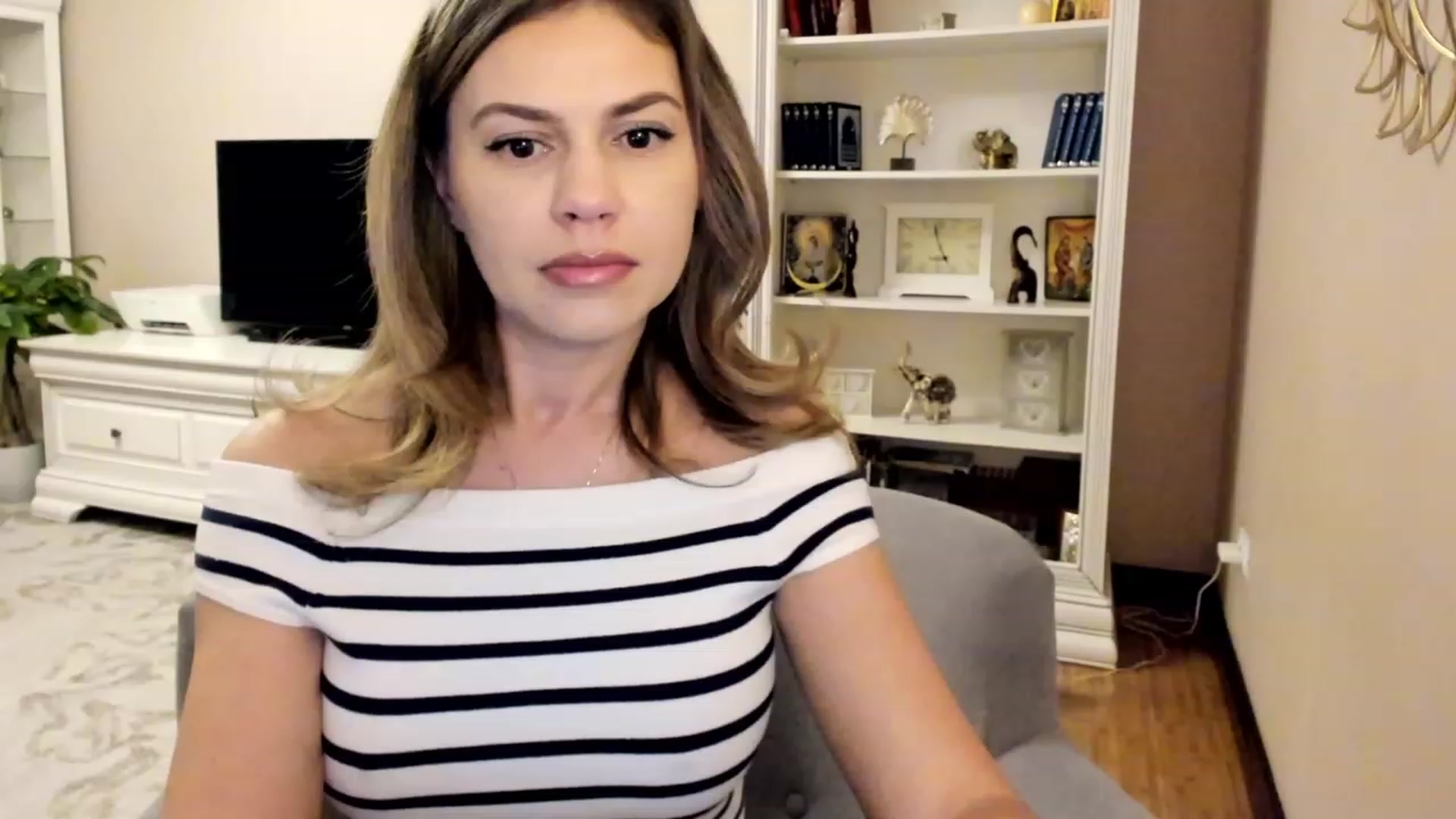 Gallery image thumbnail from Lu126's myfreecams stream on, 09/28/2023, 02:12 image 10 of 20
