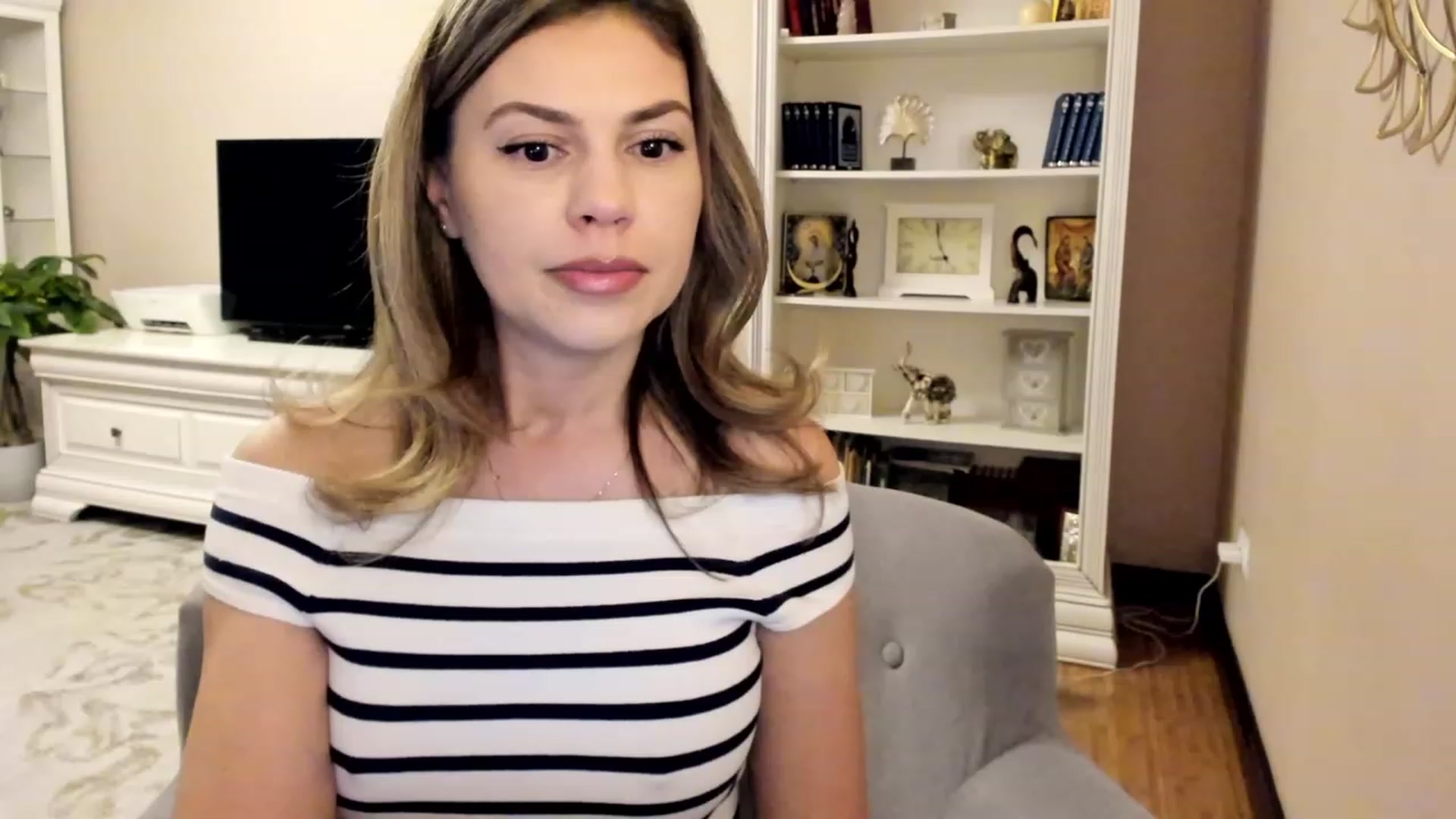 Gallery image thumbnail from Lu126's myfreecams stream on, 09/28/2023, 02:12 image 11 of 20