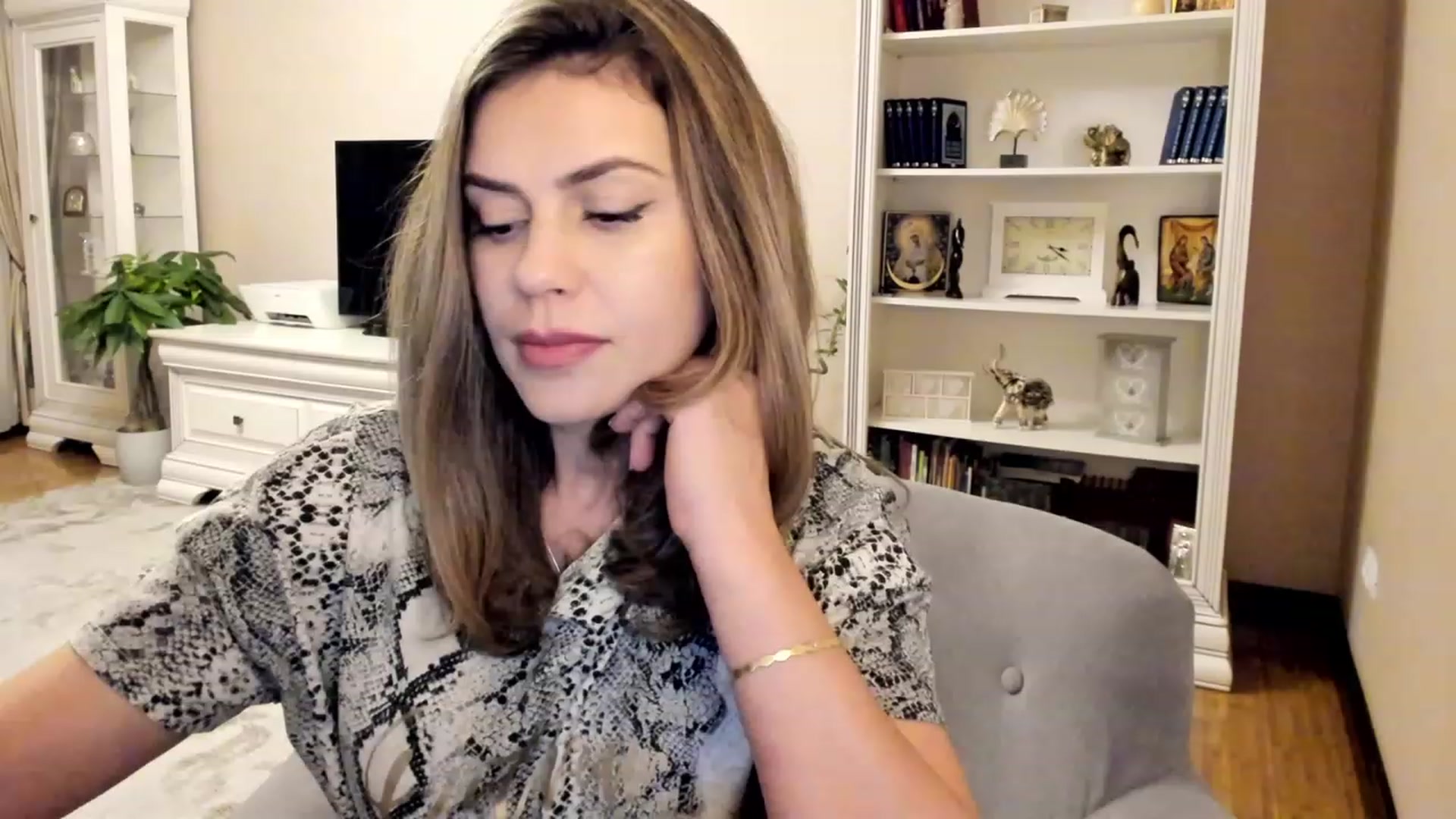 Gallery image thumbnail from Lu126's myfreecams stream on, 10/01/2023, 24:35 image 14 of 20
