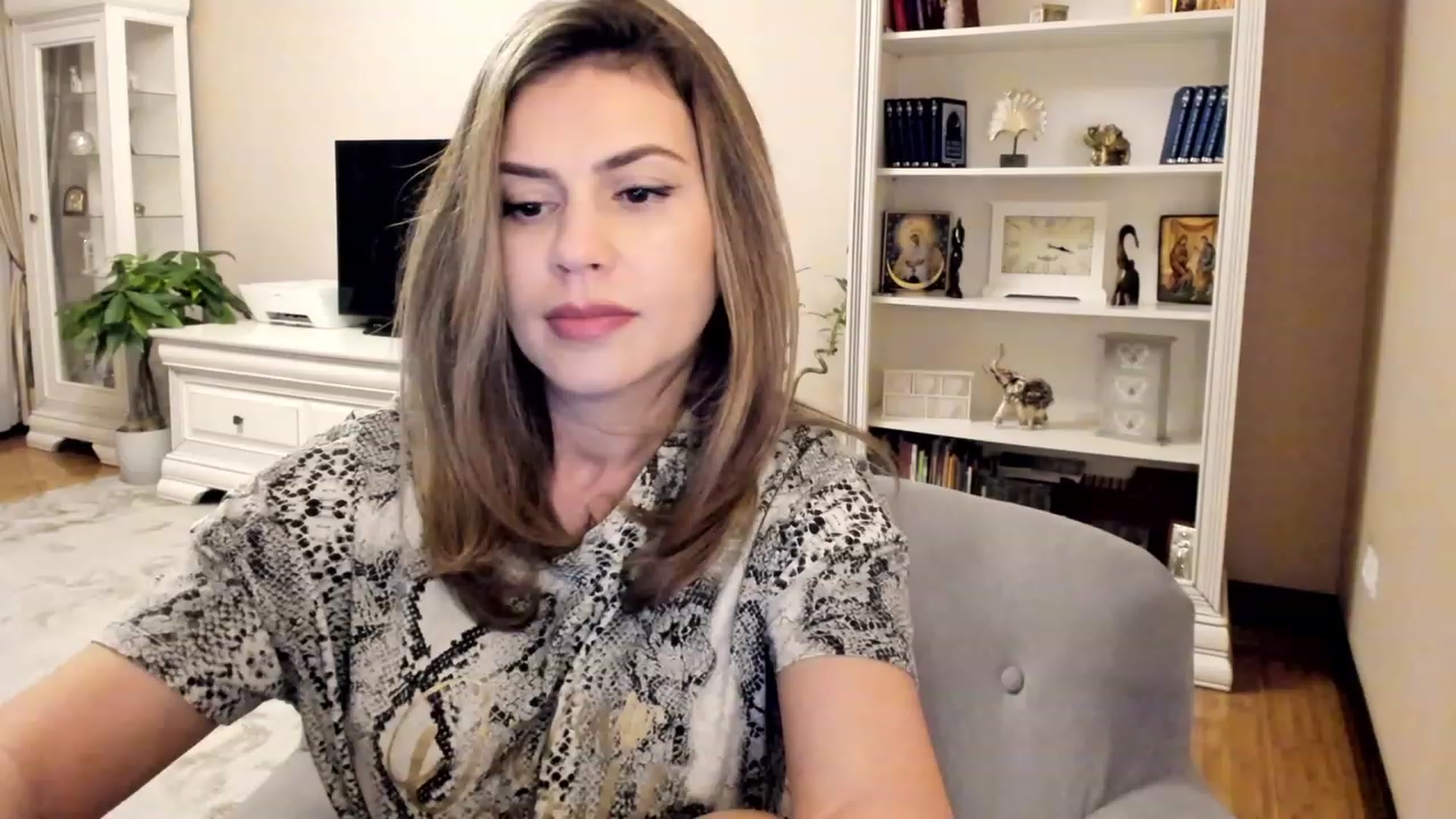 Gallery image thumbnail from Lu126's myfreecams stream on, 10/01/2023, 24:35 image 12 of 20