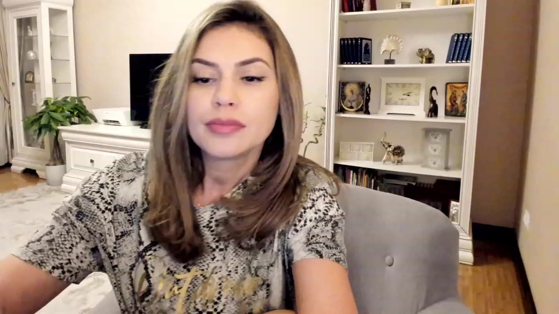 Gallery image thumbnail from Lu126's myfreecams stream on, 10/01/2023, 24:35 image 9 of 20