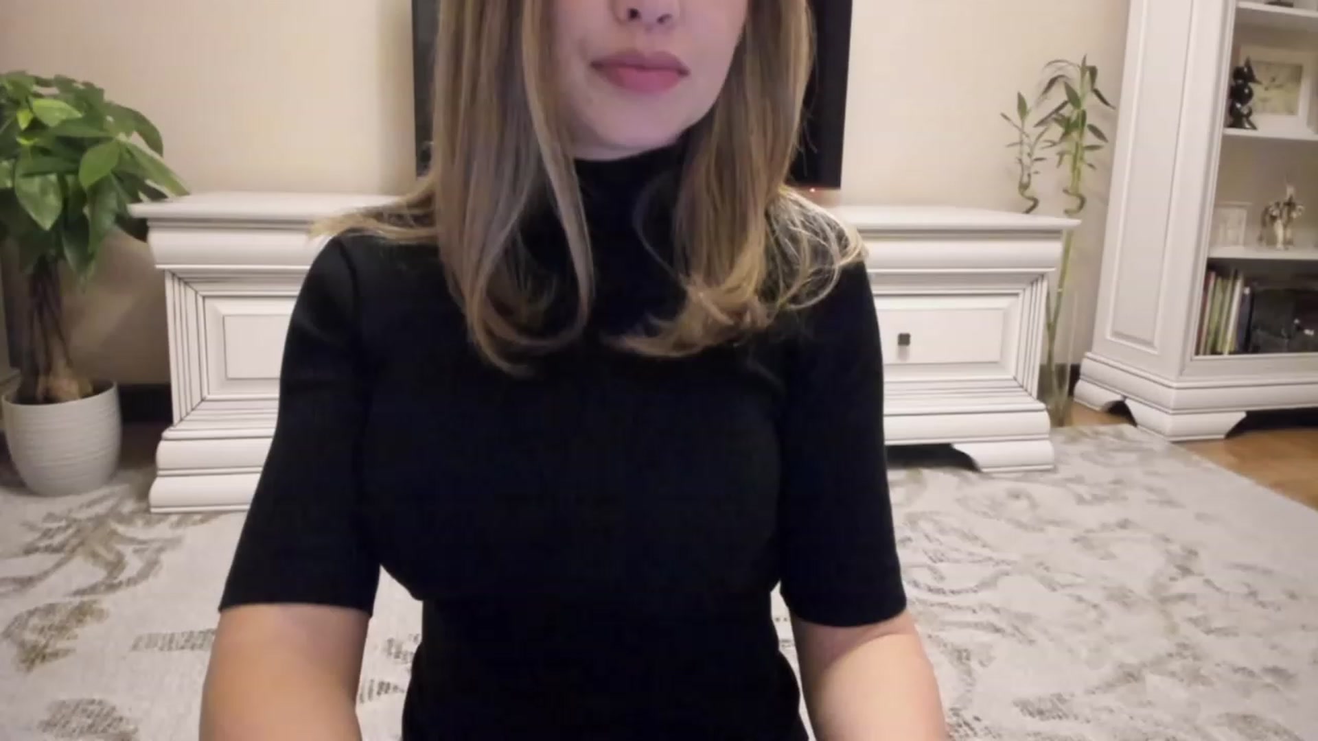 Gallery image thumbnail from Lu126's myfreecams stream on, 10/07/2023, 23:20 image 15 of 20