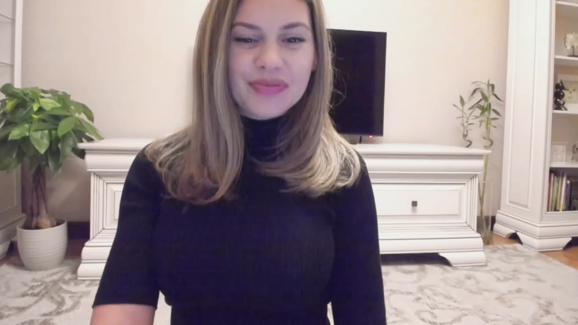 Gallery image thumbnail from Lu126's myfreecams stream on, 10/07/2023, 23:20 image 19 of 20