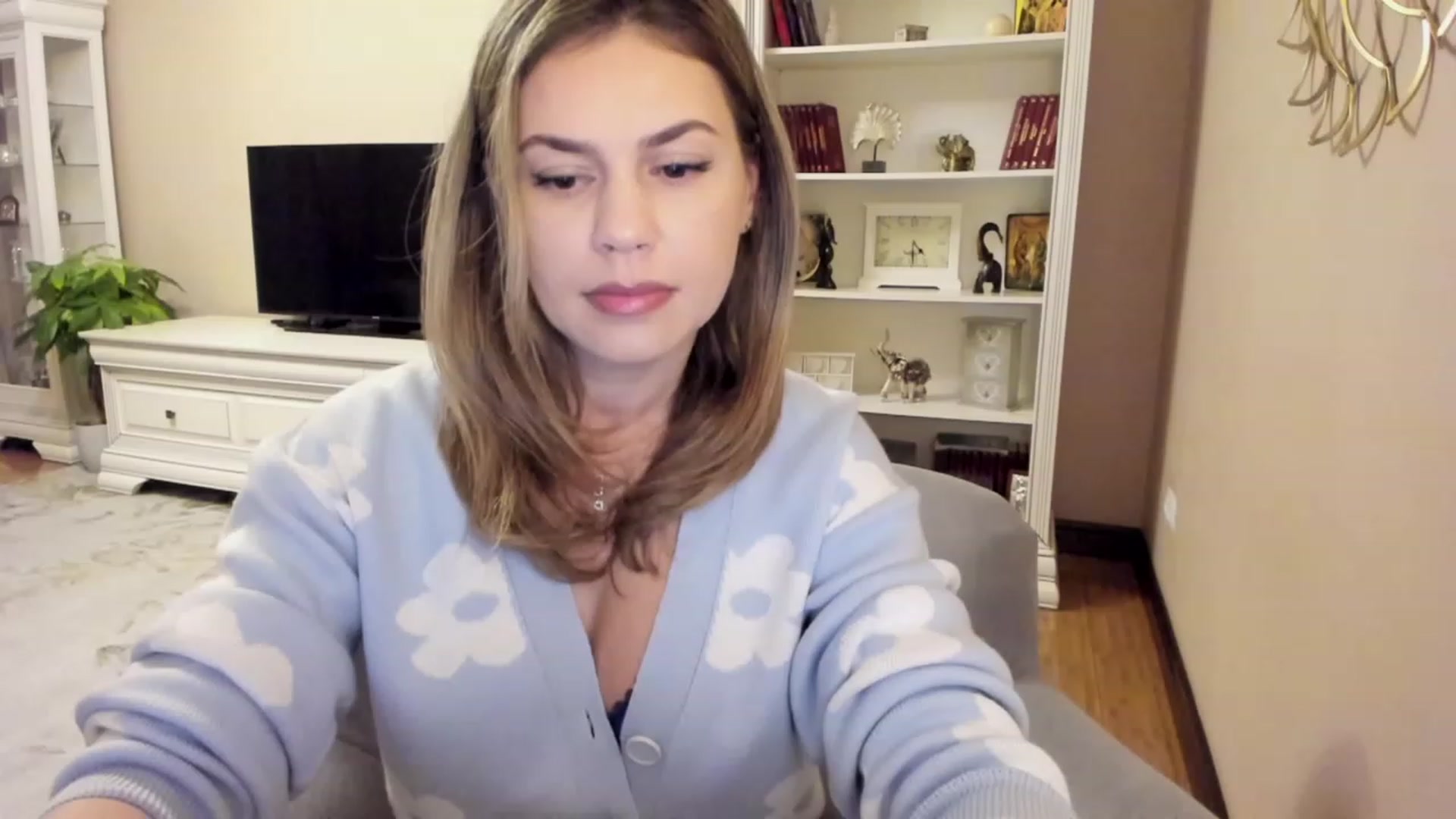 Gallery image thumbnail from Lu126's myfreecams stream on, 11/08/2023, 03:09 image 3 of 20