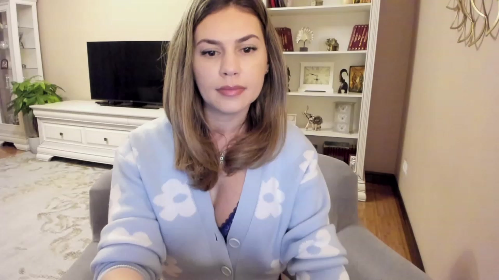 Gallery image thumbnail from Lu126's myfreecams stream on, 11/08/2023, 04:24 image 6 of 20