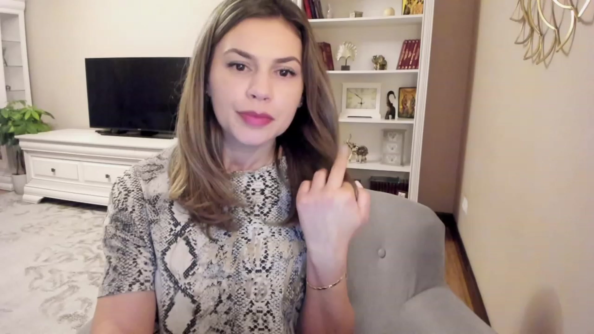 Gallery image thumbnail from Lu126's myfreecams stream on, 11/14/2023, 04:22 image 4 of 20
