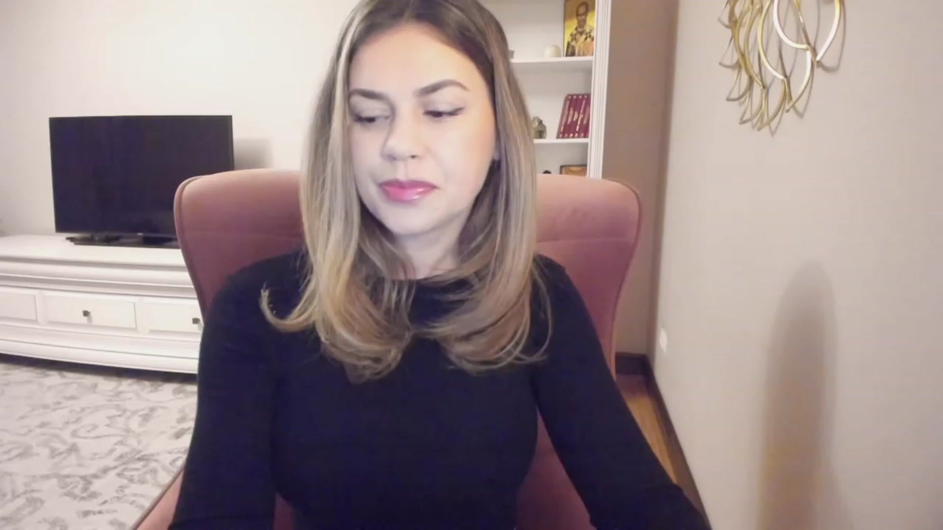 Gallery image thumbnail from Lu126's myfreecams stream on, 11/24/2023, 03:50 image 1 of 20