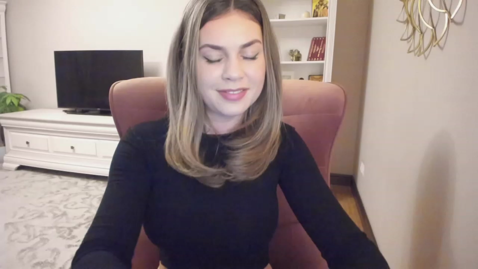 Gallery image thumbnail from Lu126's myfreecams stream on, 11/24/2023, 04:49 image 9 of 20
