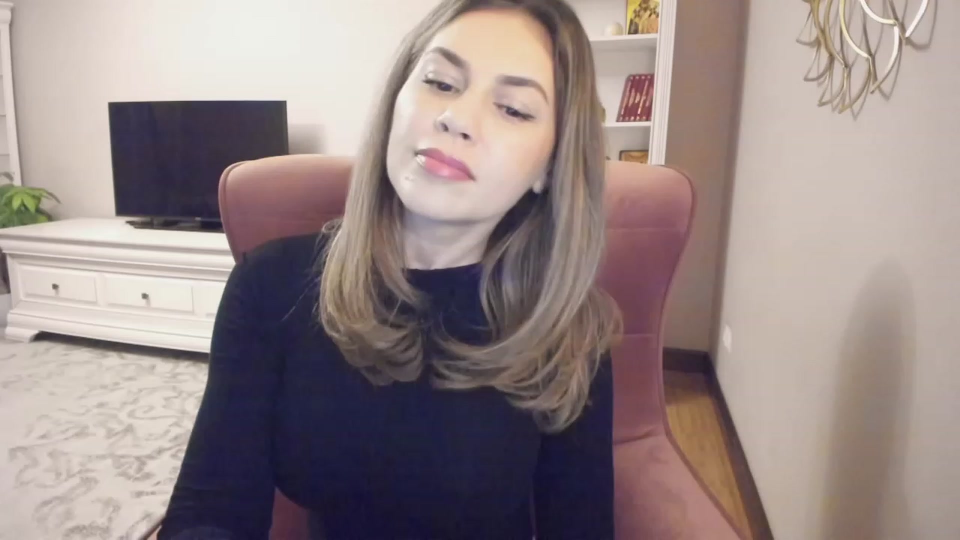 Gallery image thumbnail from Lu126's myfreecams stream on, 11/24/2023, 04:49 image 4 of 20