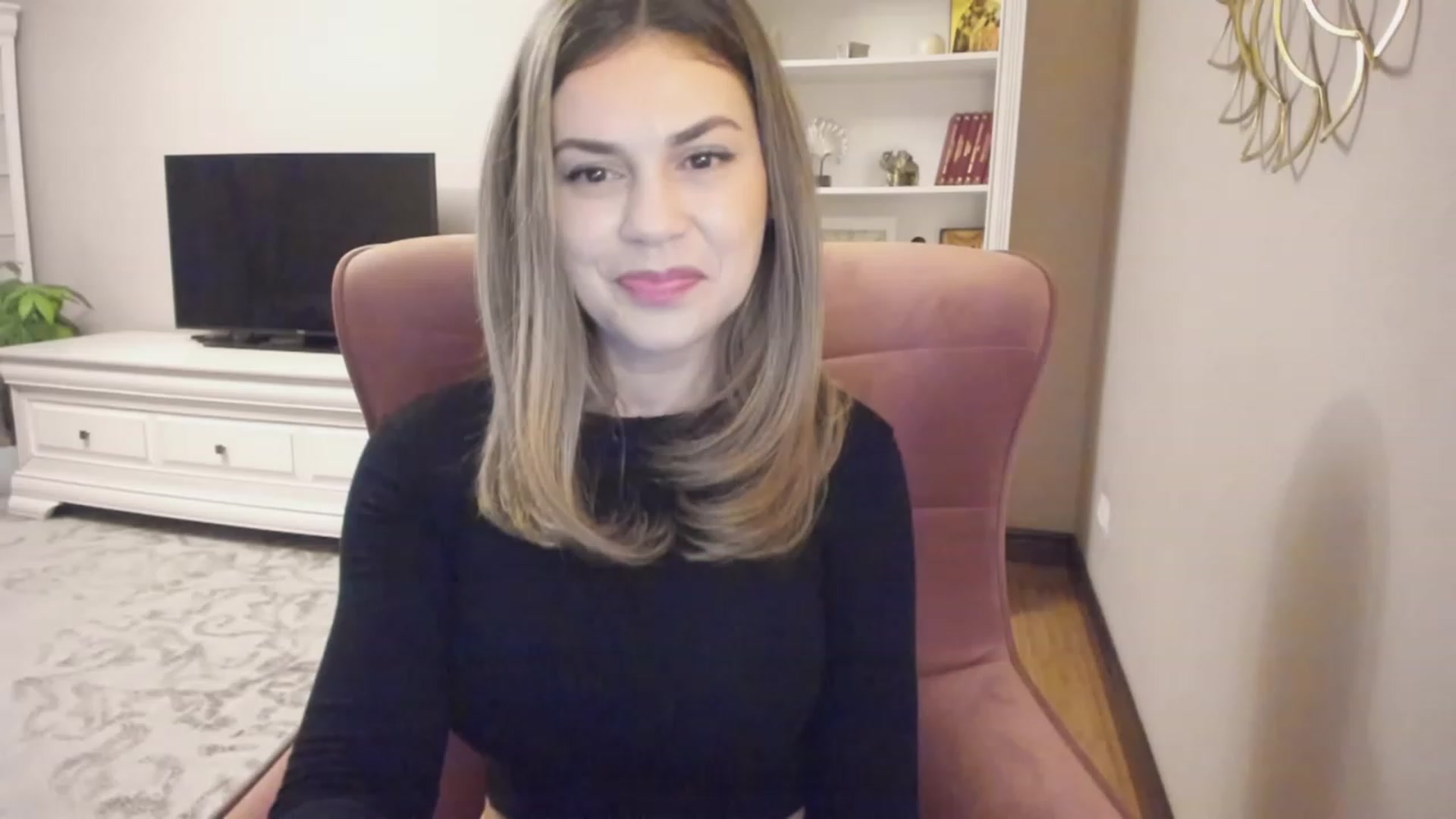 Gallery image thumbnail from Lu126's myfreecams stream on, 11/24/2023, 04:49 image 12 of 20