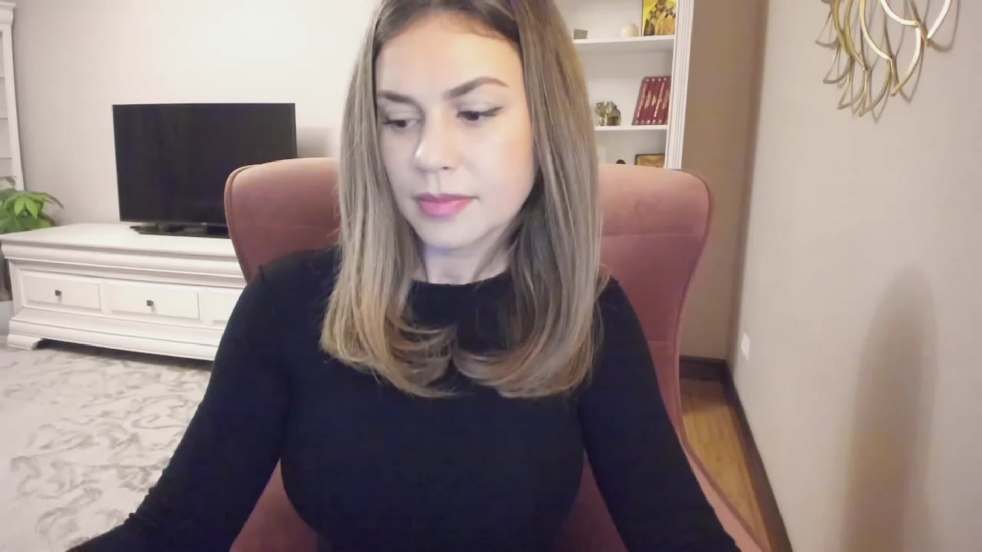 Gallery image thumbnail from Lu126's myfreecams stream on, 11/24/2023, 04:49 image 17 of 20