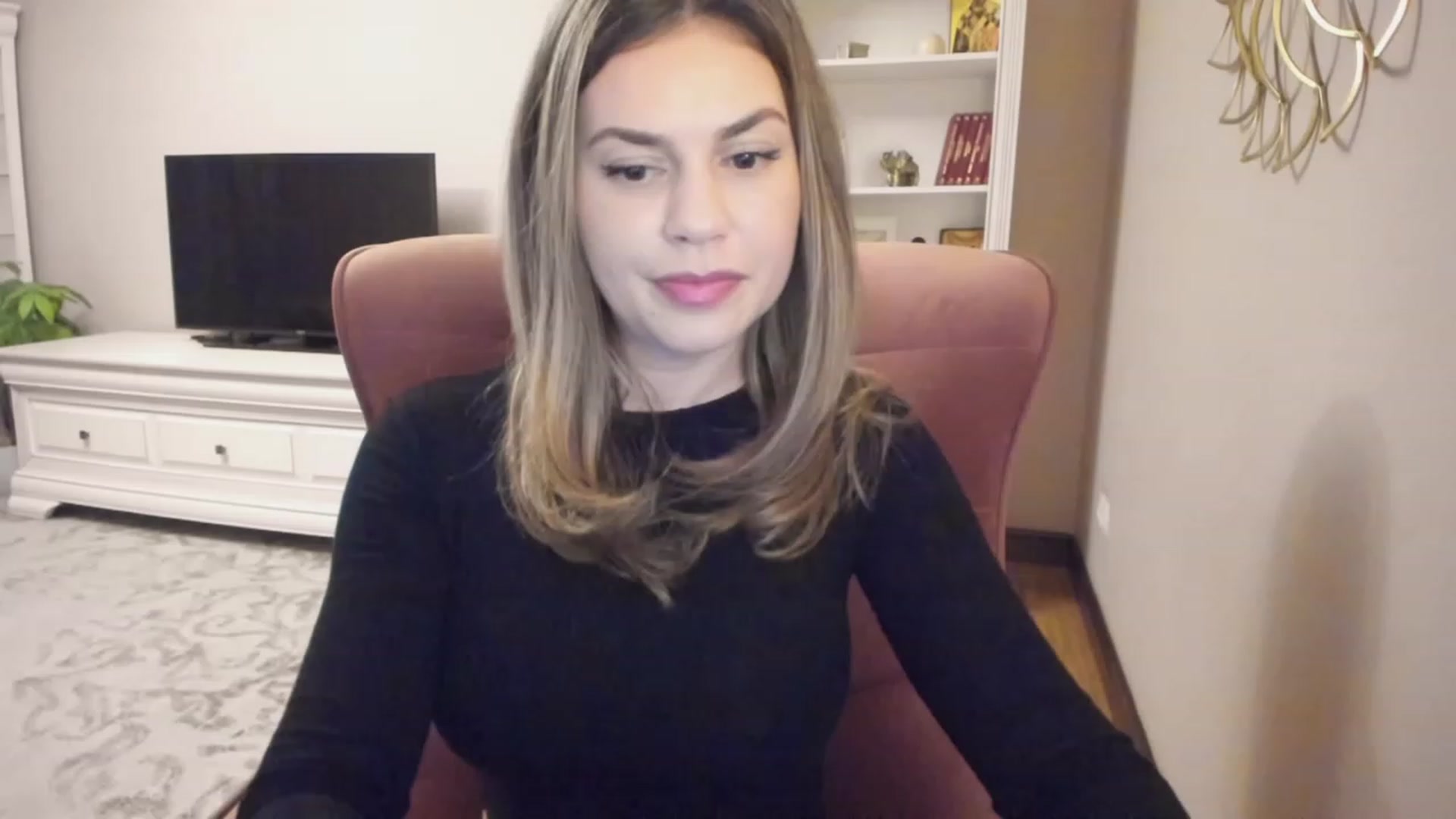 Gallery image thumbnail from Lu126's myfreecams stream on, 11/24/2023, 04:49 image 6 of 20