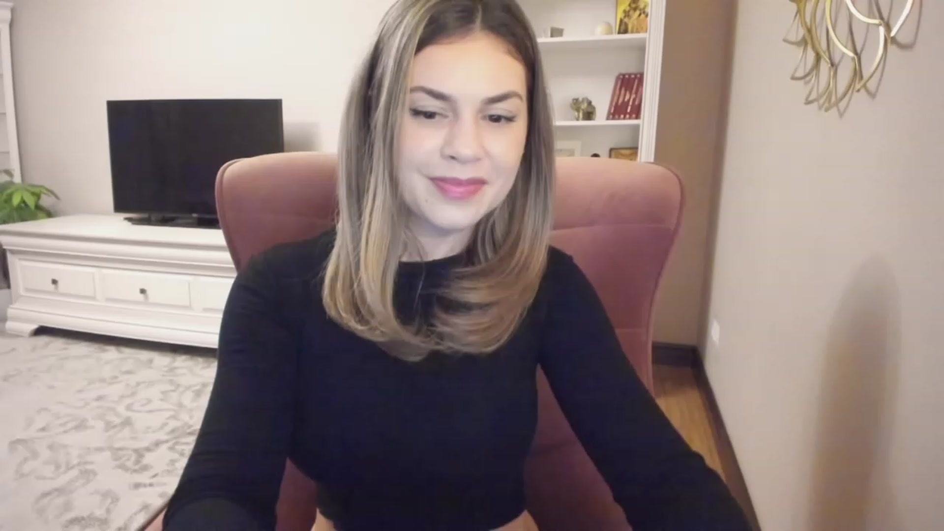 Gallery image thumbnail from Lu126's myfreecams stream on, 11/24/2023, 04:49 image 11 of 20