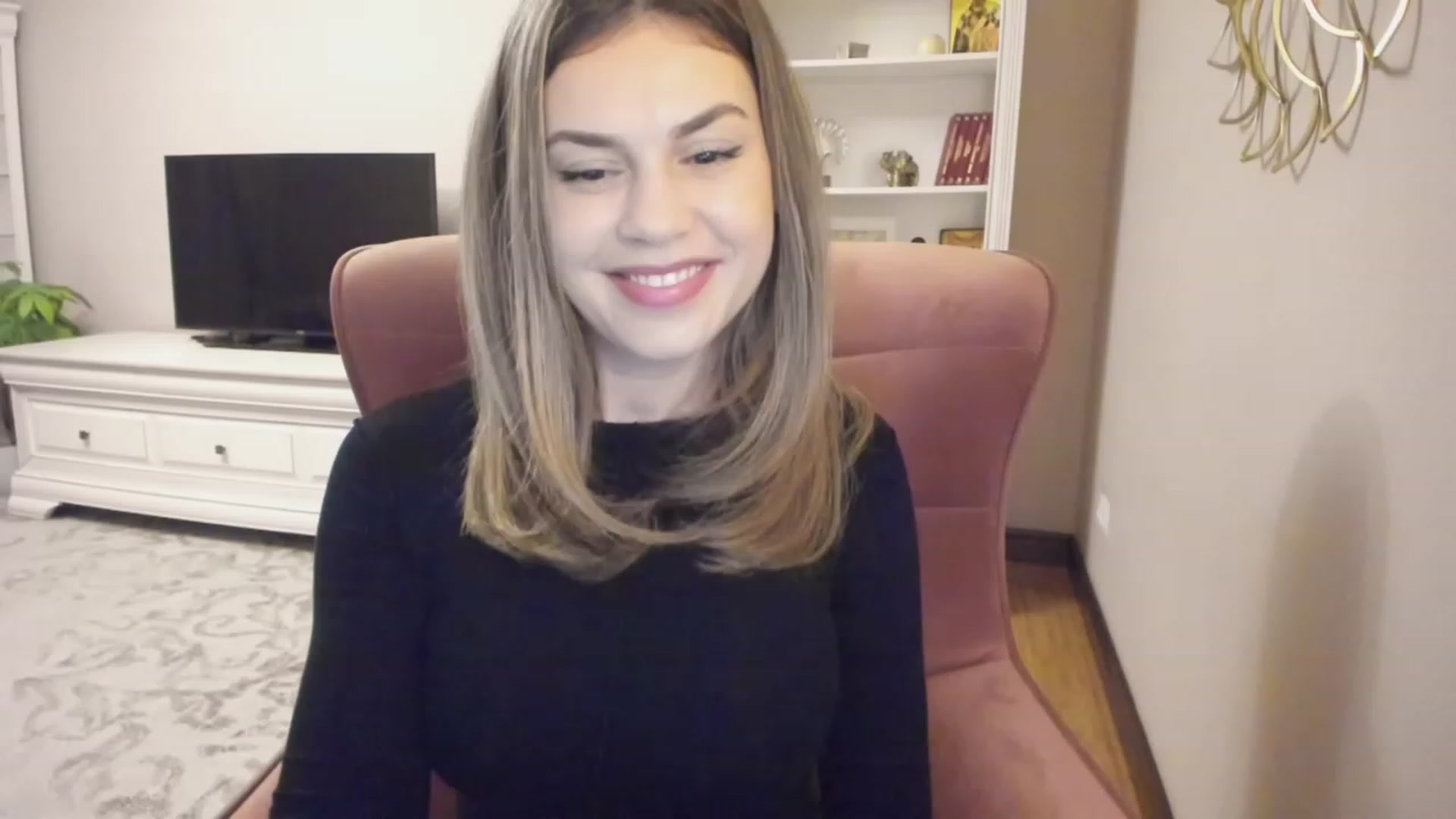 Gallery image thumbnail from Lu126's myfreecams stream on, 11/24/2023, 04:49 image 16 of 20