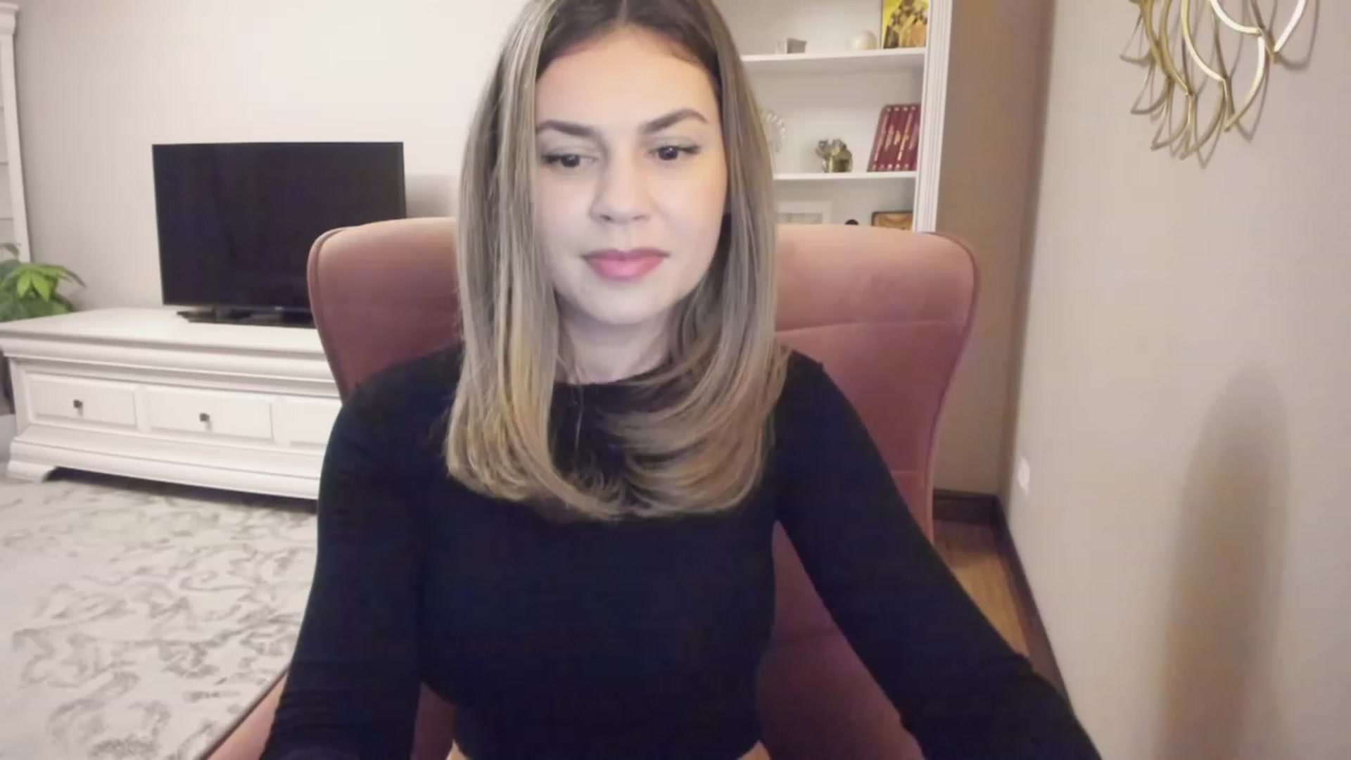Gallery image thumbnail from Lu126's myfreecams stream on, 11/24/2023, 04:49 image 13 of 20