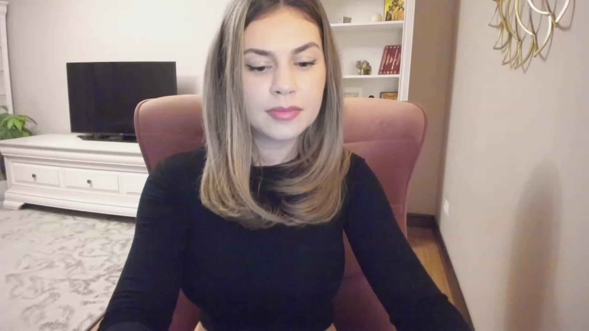 Gallery image thumbnail from Lu126's myfreecams stream on, 11/24/2023, 04:49 image 14 of 20