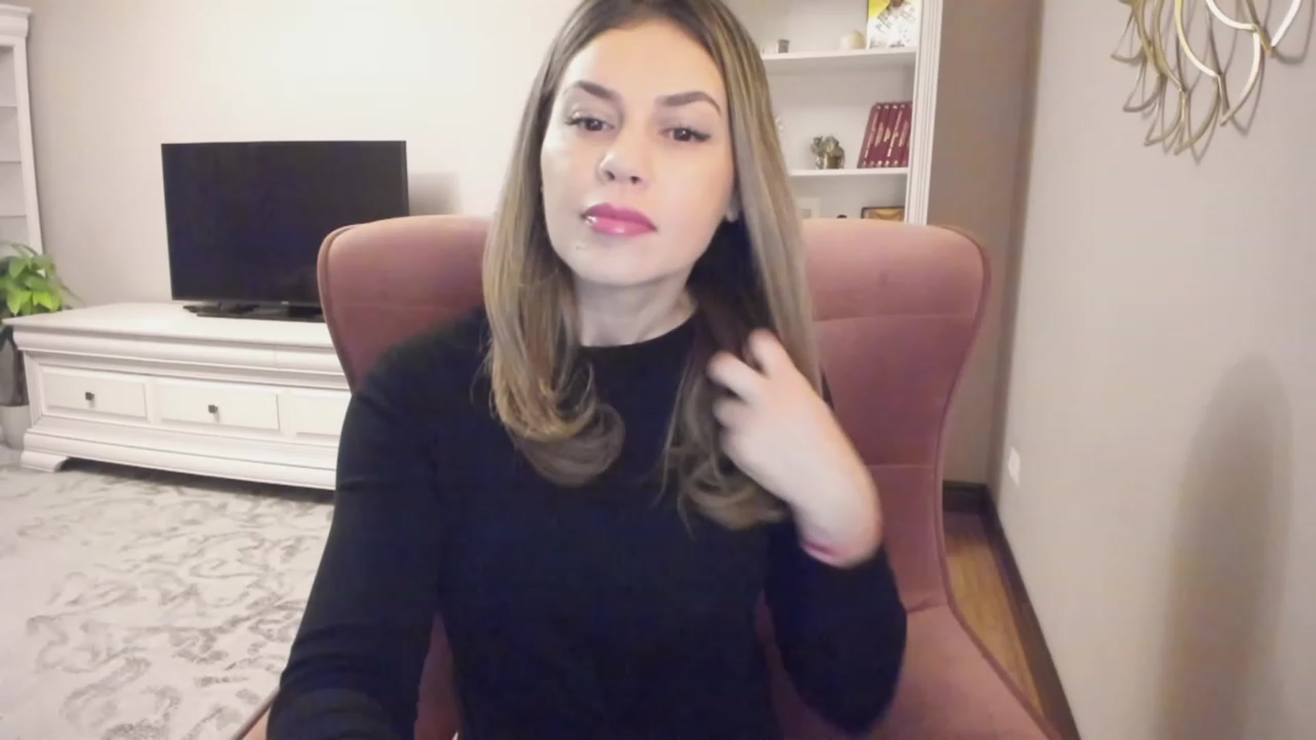 Gallery image thumbnail from Lu126's myfreecams stream on, 11/28/2023, 03:03 image 15 of 20