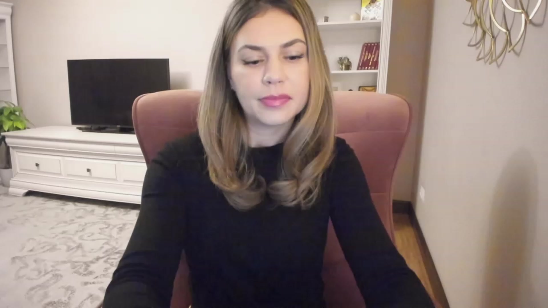 Gallery image thumbnail from Lu126's myfreecams stream on, 11/28/2023, 03:03 image 16 of 20