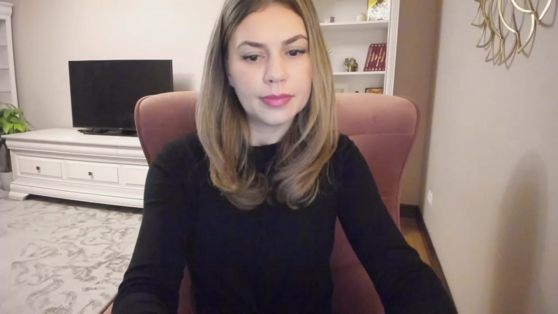 Gallery image thumbnail from Lu126's myfreecams stream on, 11/28/2023, 03:03 image 11 of 20