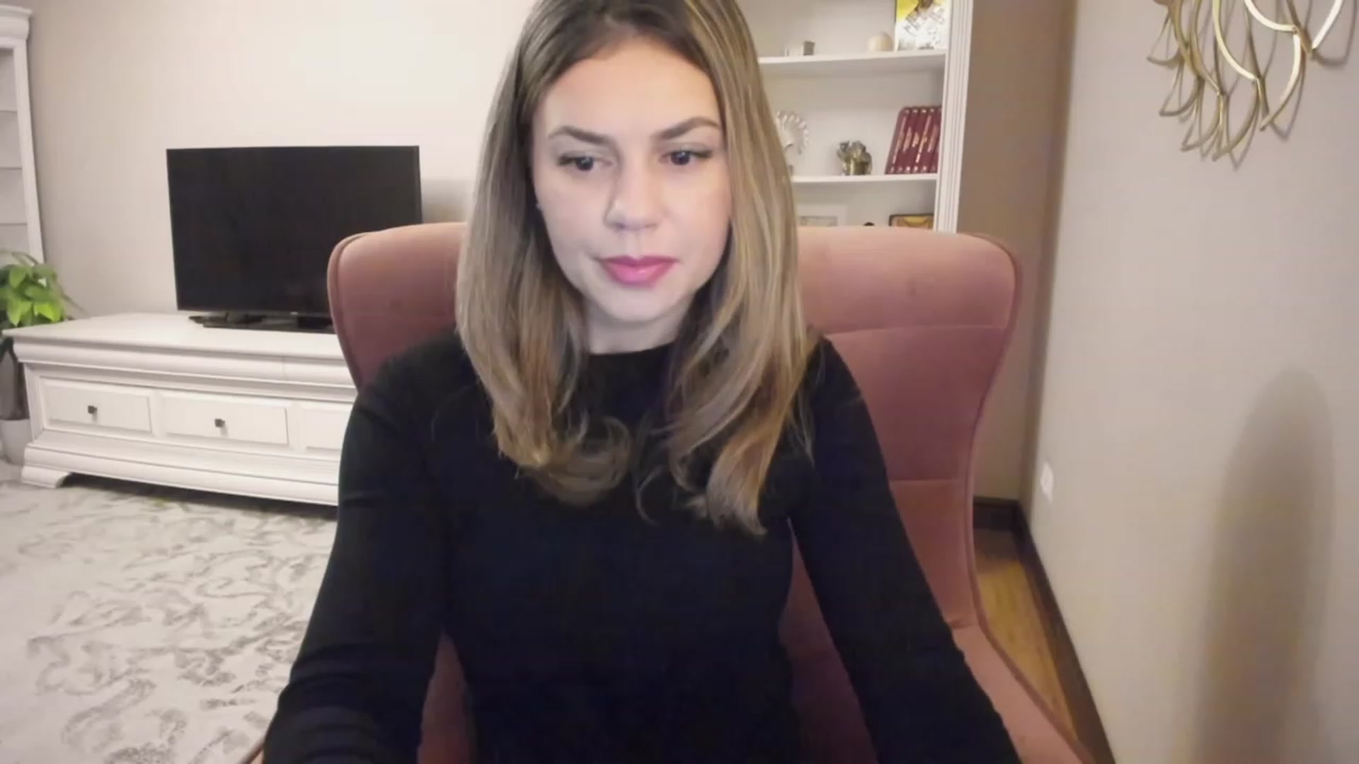 Gallery image thumbnail from Lu126's myfreecams stream on, 11/28/2023, 03:03 image 4 of 20