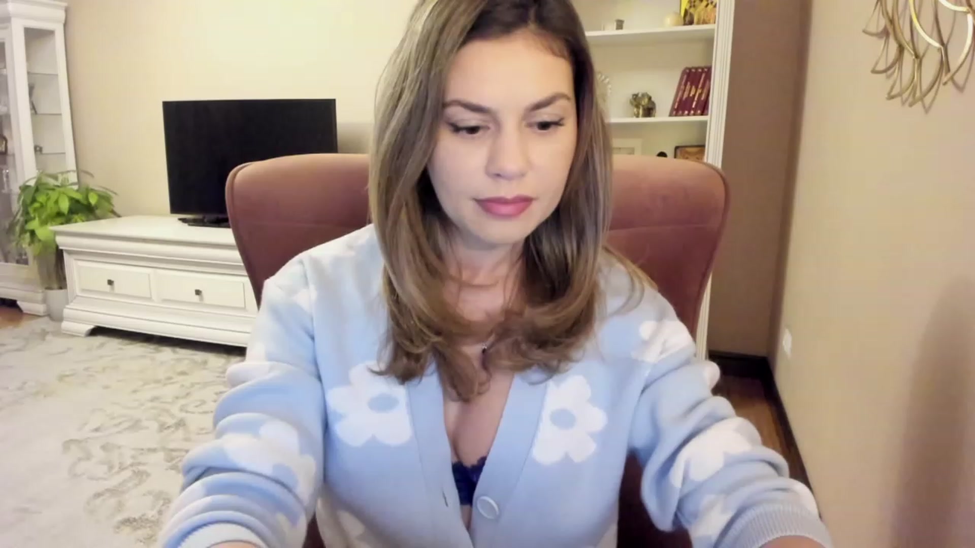 Gallery image thumbnail from Lu126's myfreecams stream on, 12/04/2023, 04:56 image 20 of 20