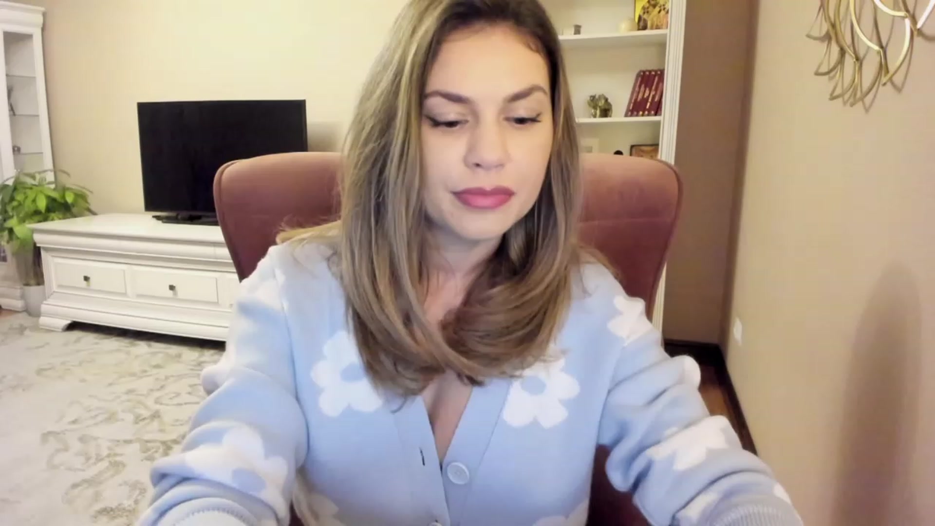 Gallery image thumbnail from Lu126's myfreecams stream on, 12/04/2023, 04:56 image 13 of 20