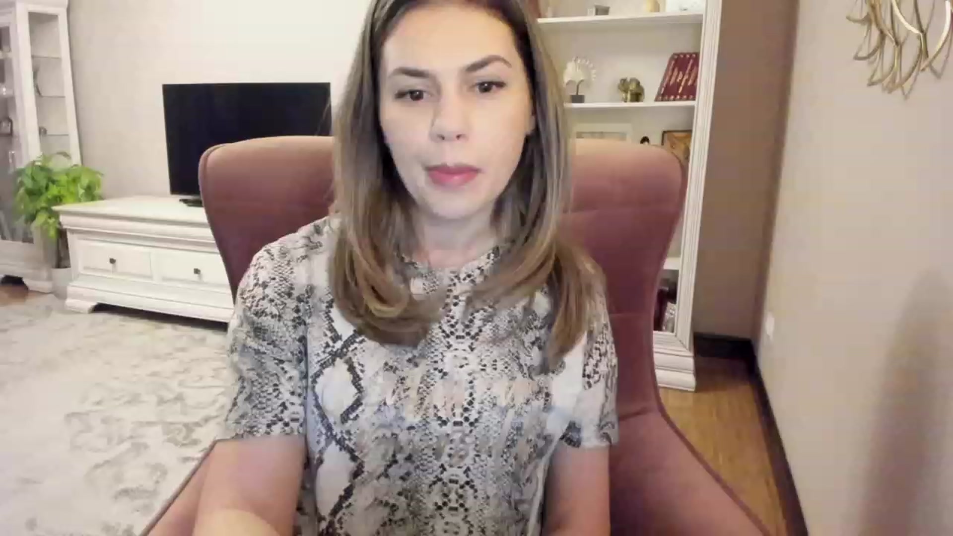 Gallery image thumbnail from Lu126's myfreecams stream on, 12/05/2023, 04:22 image 6 of 20