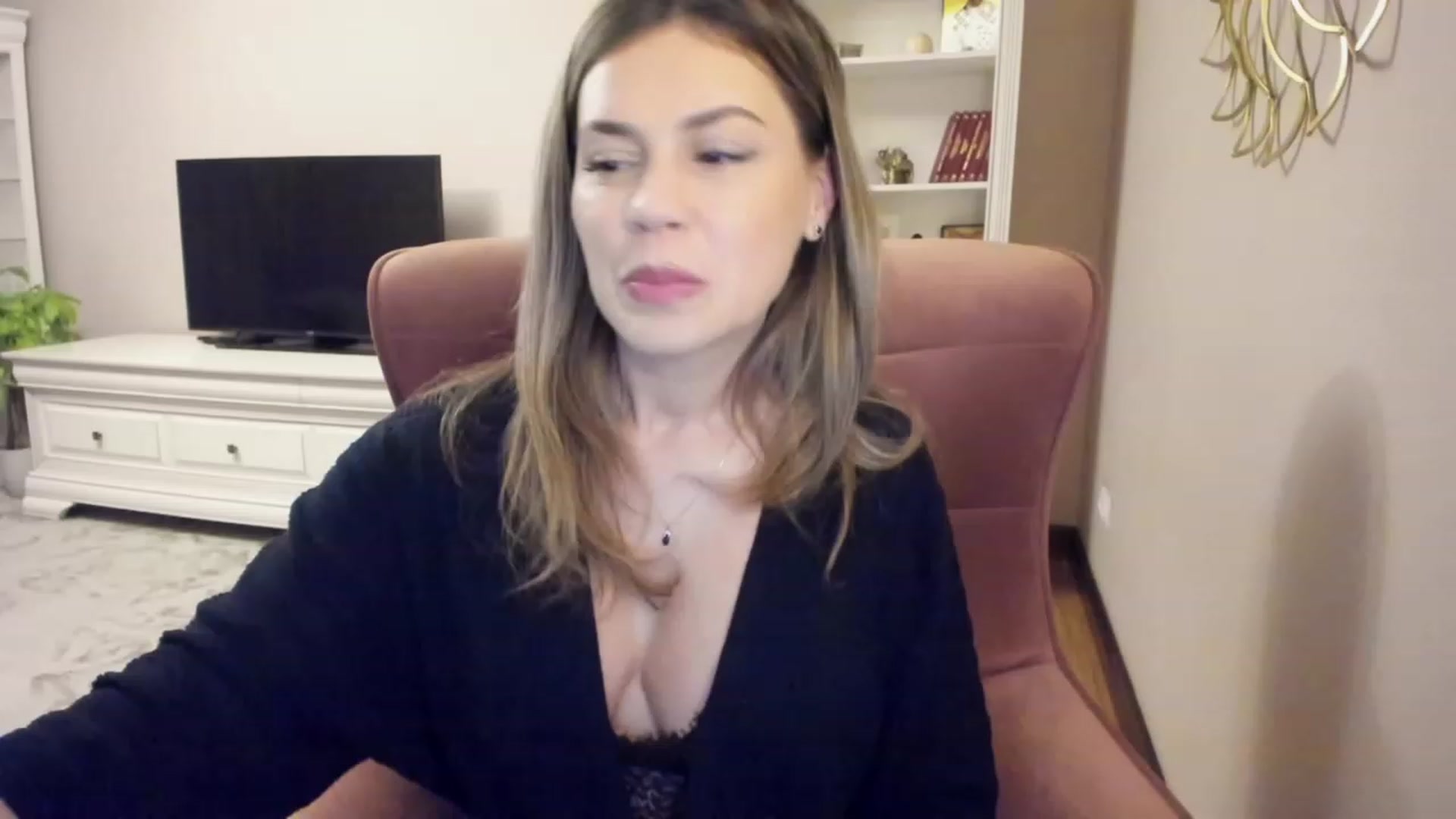 Gallery image thumbnail from Lu126's myfreecams stream on, 12/06/2023, 03:21 image 12 of 20