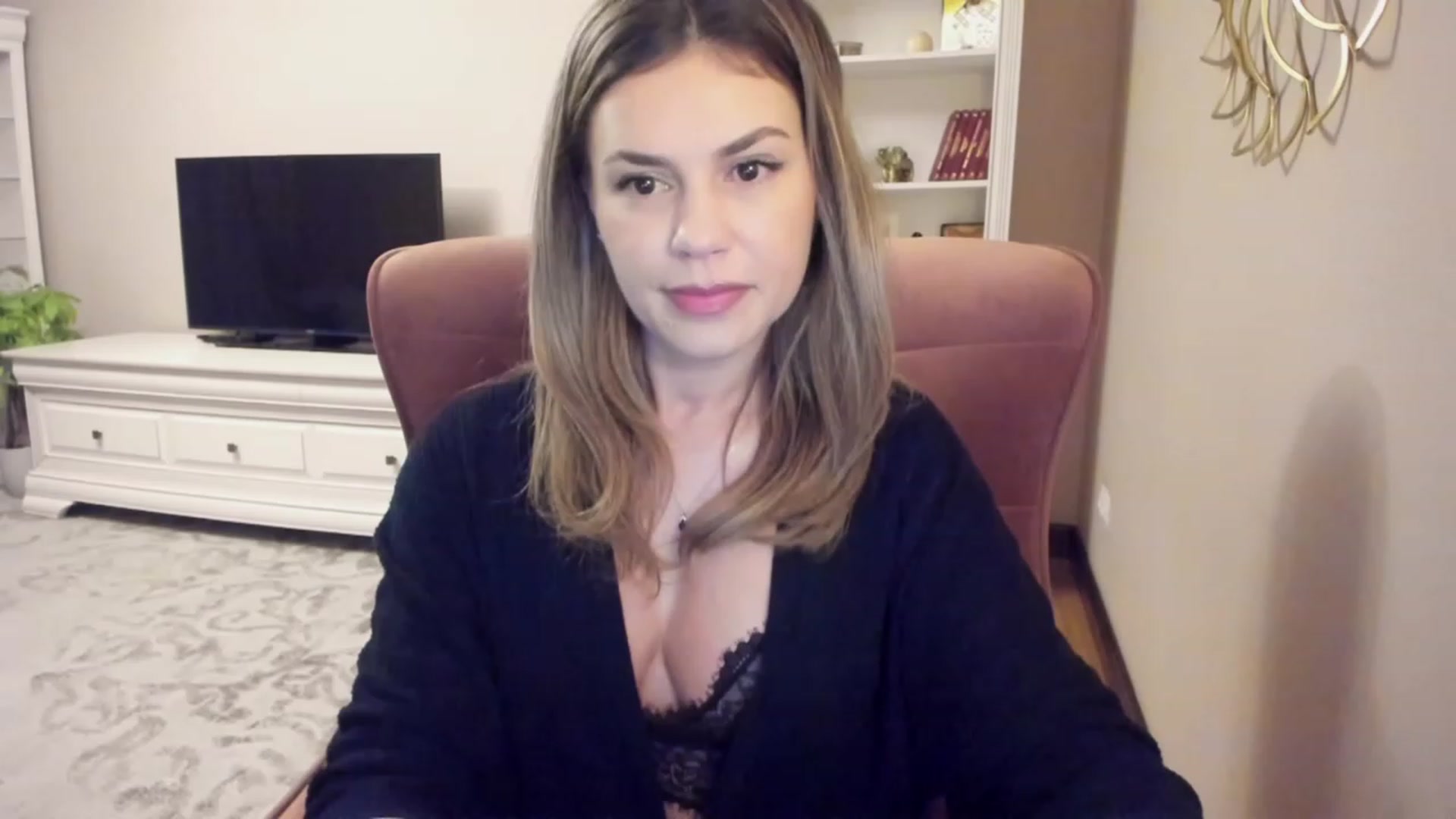 Gallery image thumbnail from Lu126's myfreecams stream on, 12/06/2023, 03:21 image 1 of 20