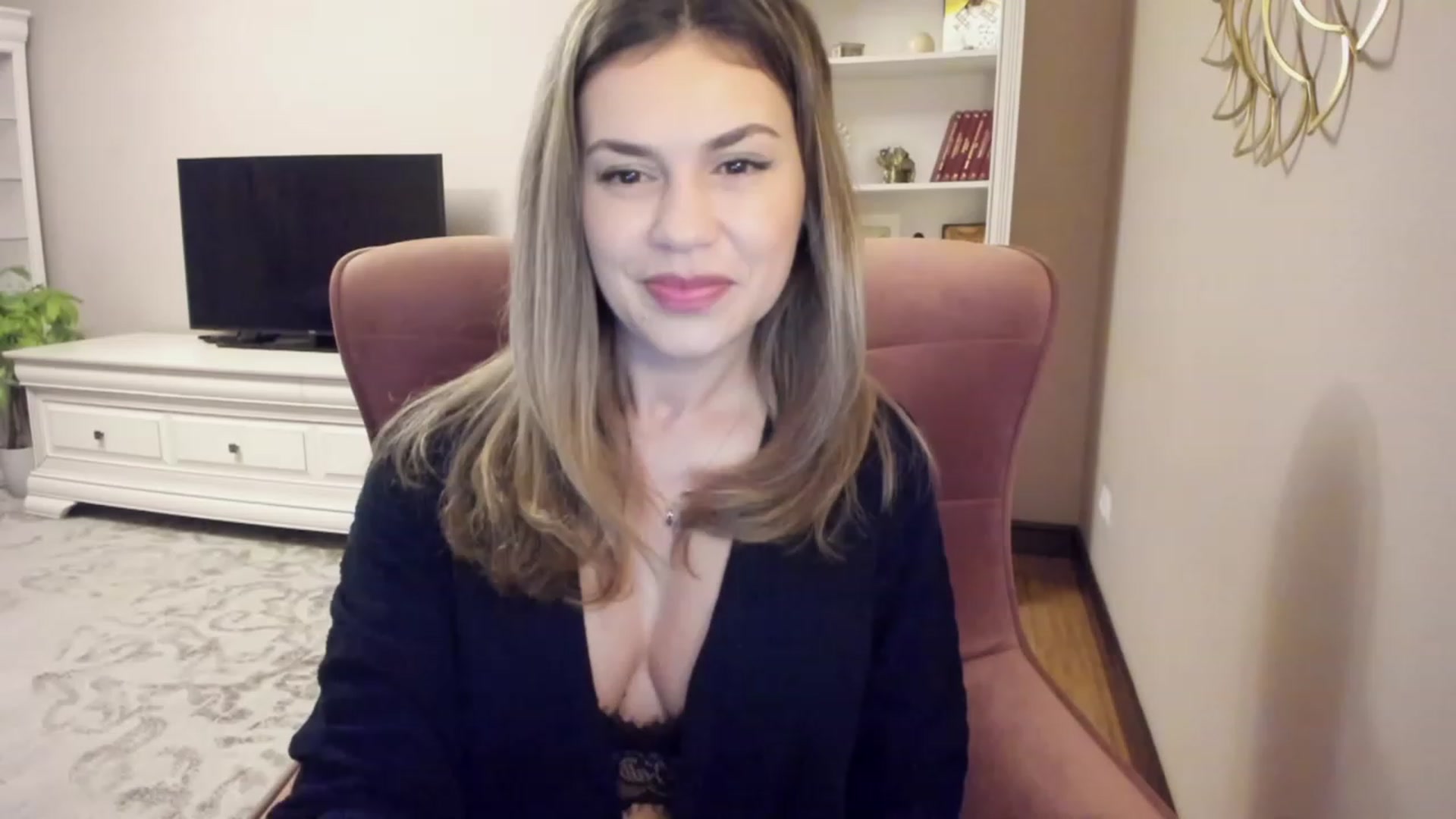 Gallery image thumbnail from Lu126's myfreecams stream on, 12/06/2023, 03:21 image 19 of 20