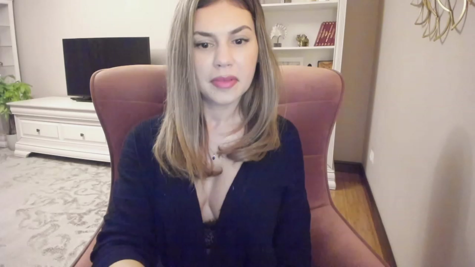 Gallery image thumbnail from Lu126's myfreecams stream on, 12/06/2023, 04:39 image 16 of 20