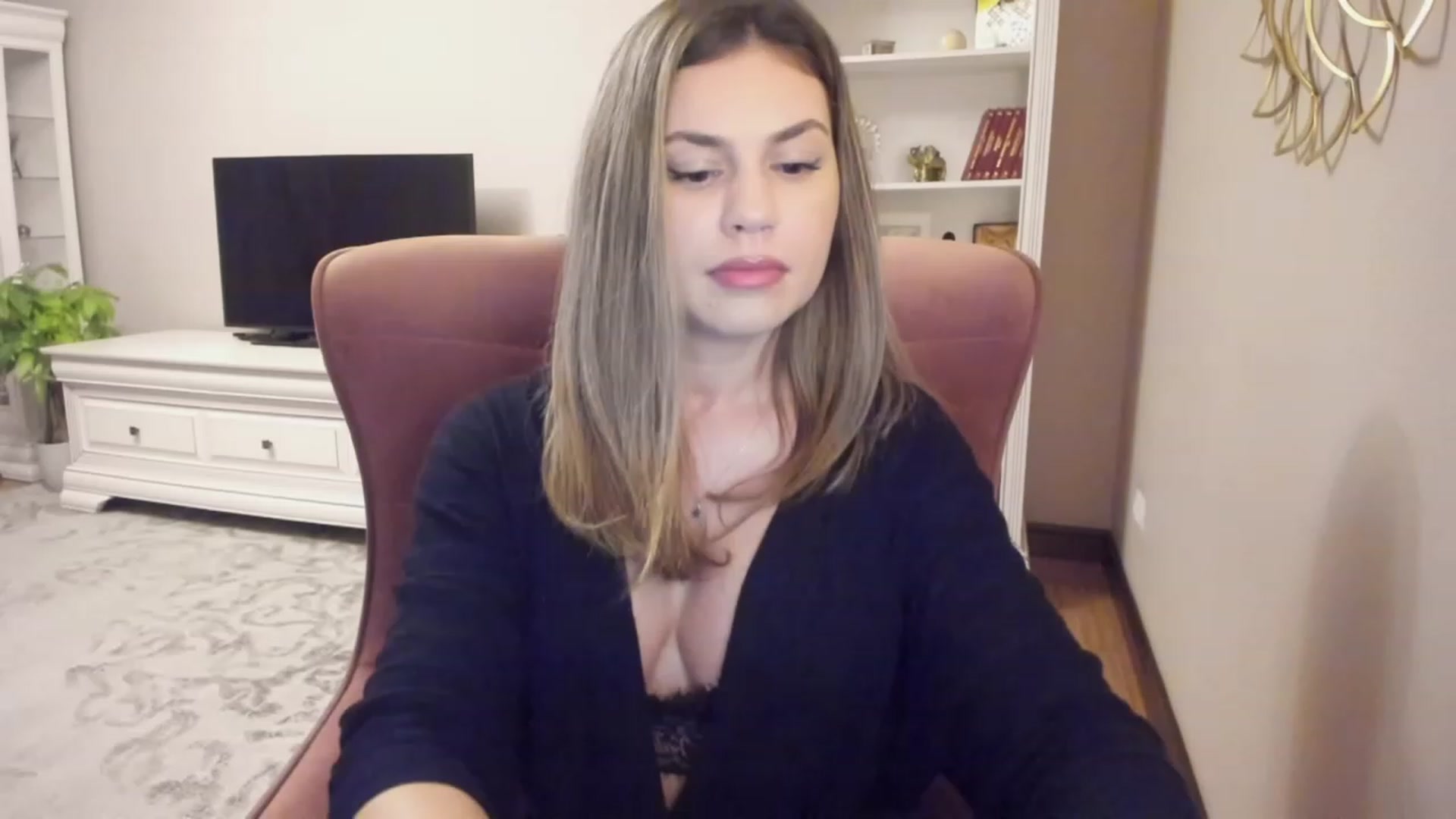 Gallery image thumbnail from Lu126's myfreecams stream on, 12/06/2023, 04:39 image 14 of 20