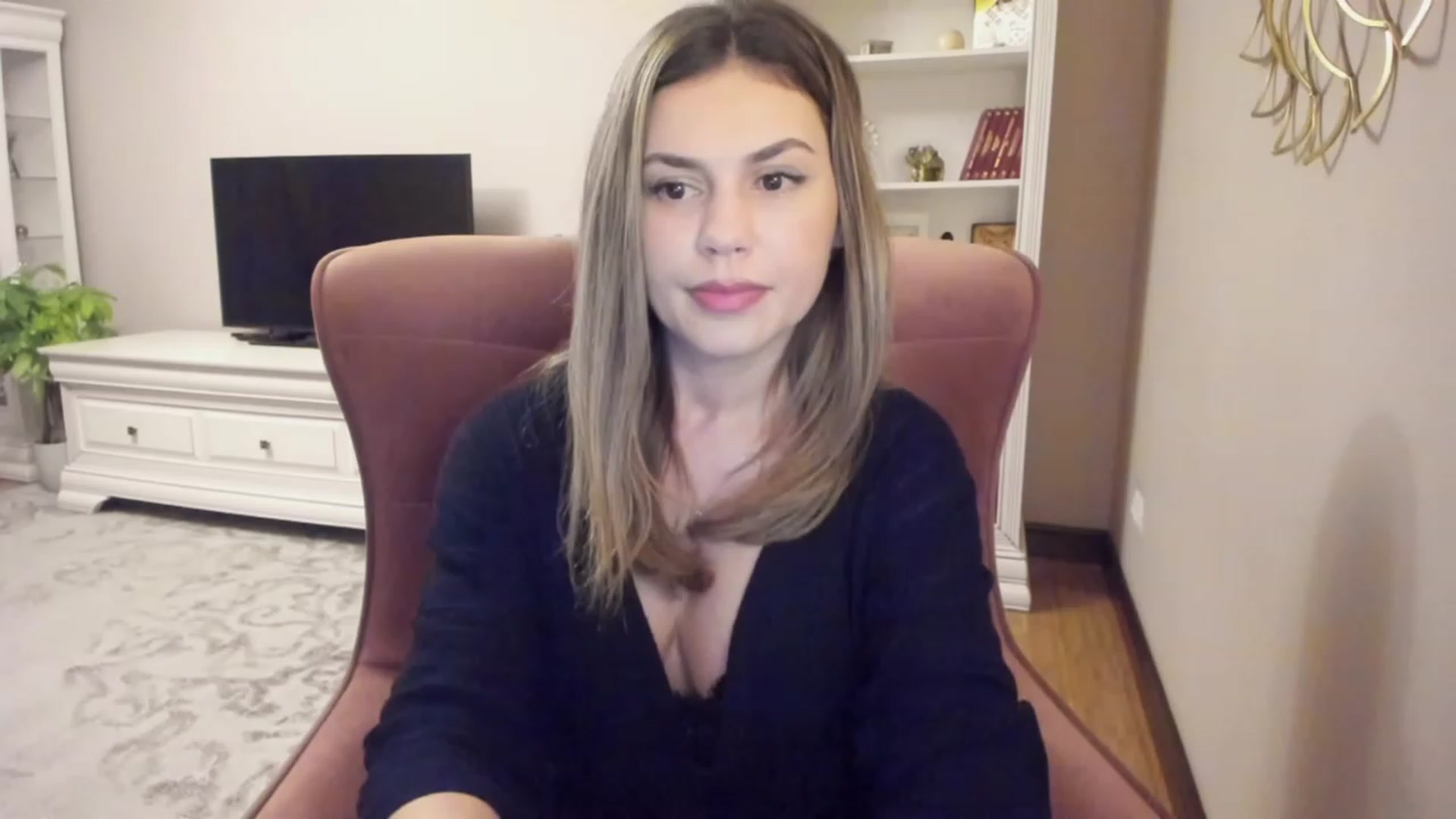 Gallery image thumbnail from Lu126's myfreecams stream on, 12/06/2023, 04:39 image 11 of 20