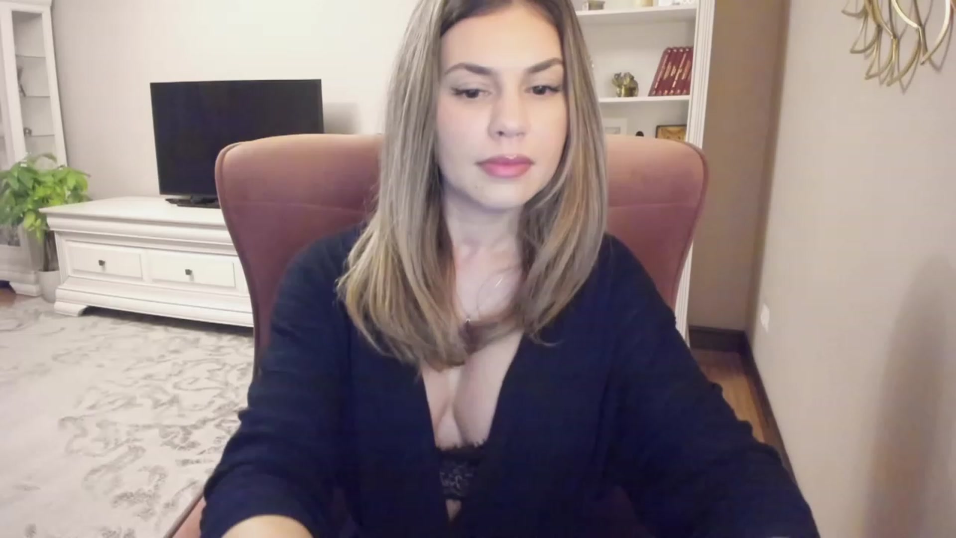 Gallery image thumbnail from Lu126's myfreecams stream on, 12/06/2023, 04:39 image 17 of 20