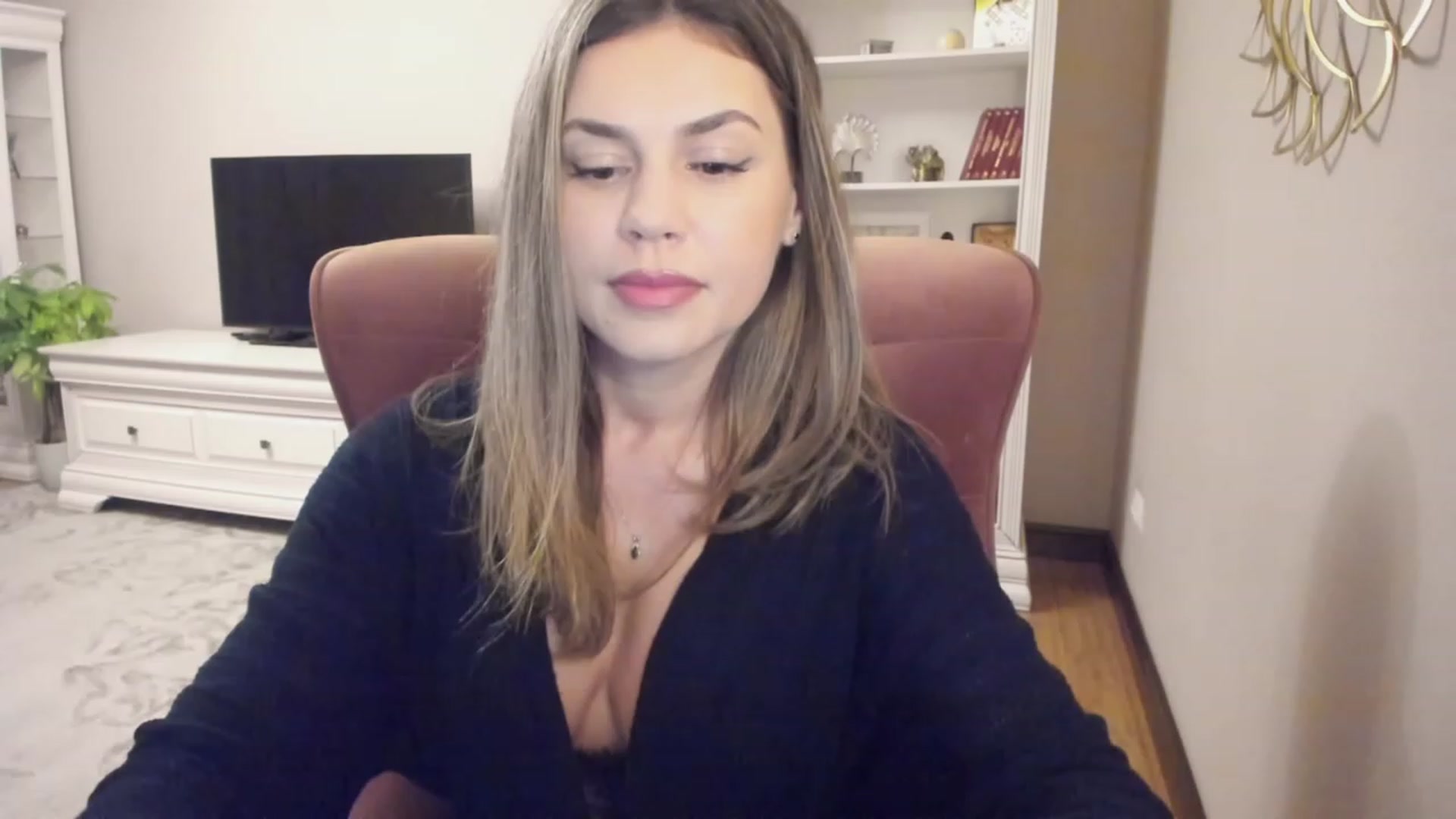 Gallery image thumbnail from Lu126's myfreecams stream on, 12/06/2023, 04:39 image 13 of 20