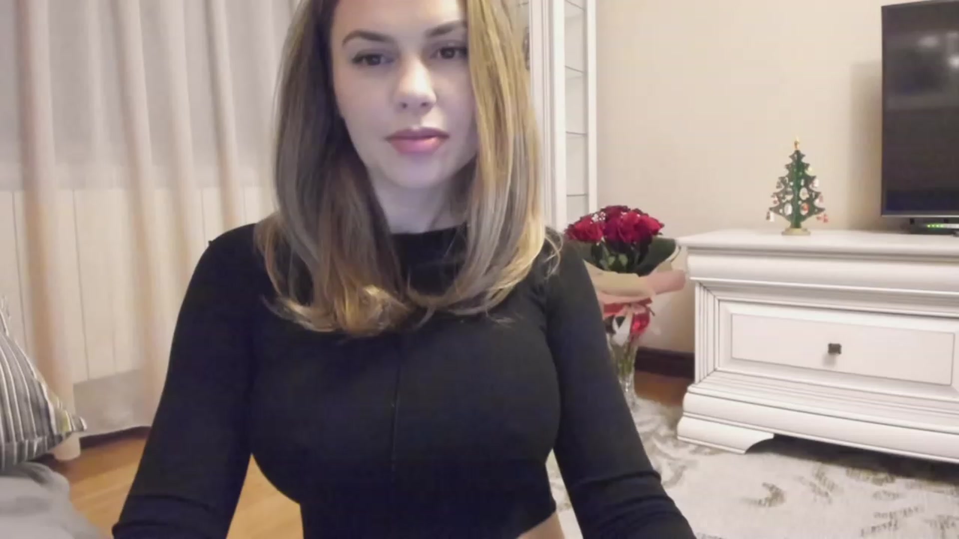 Gallery image thumbnail from Lu126's myfreecams stream on, 12/10/2023, 05:09 image 18 of 20