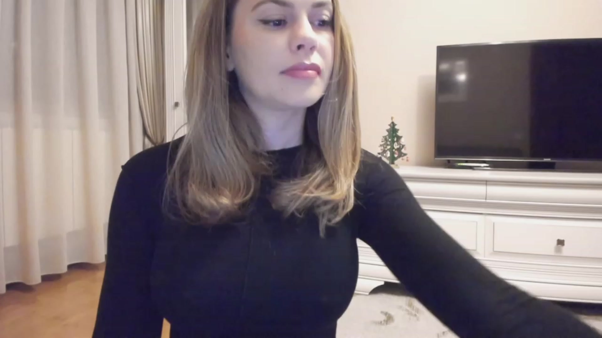 Gallery image thumbnail from Lu126's myfreecams stream on, 12/10/2023, 05:09 image 4 of 20
