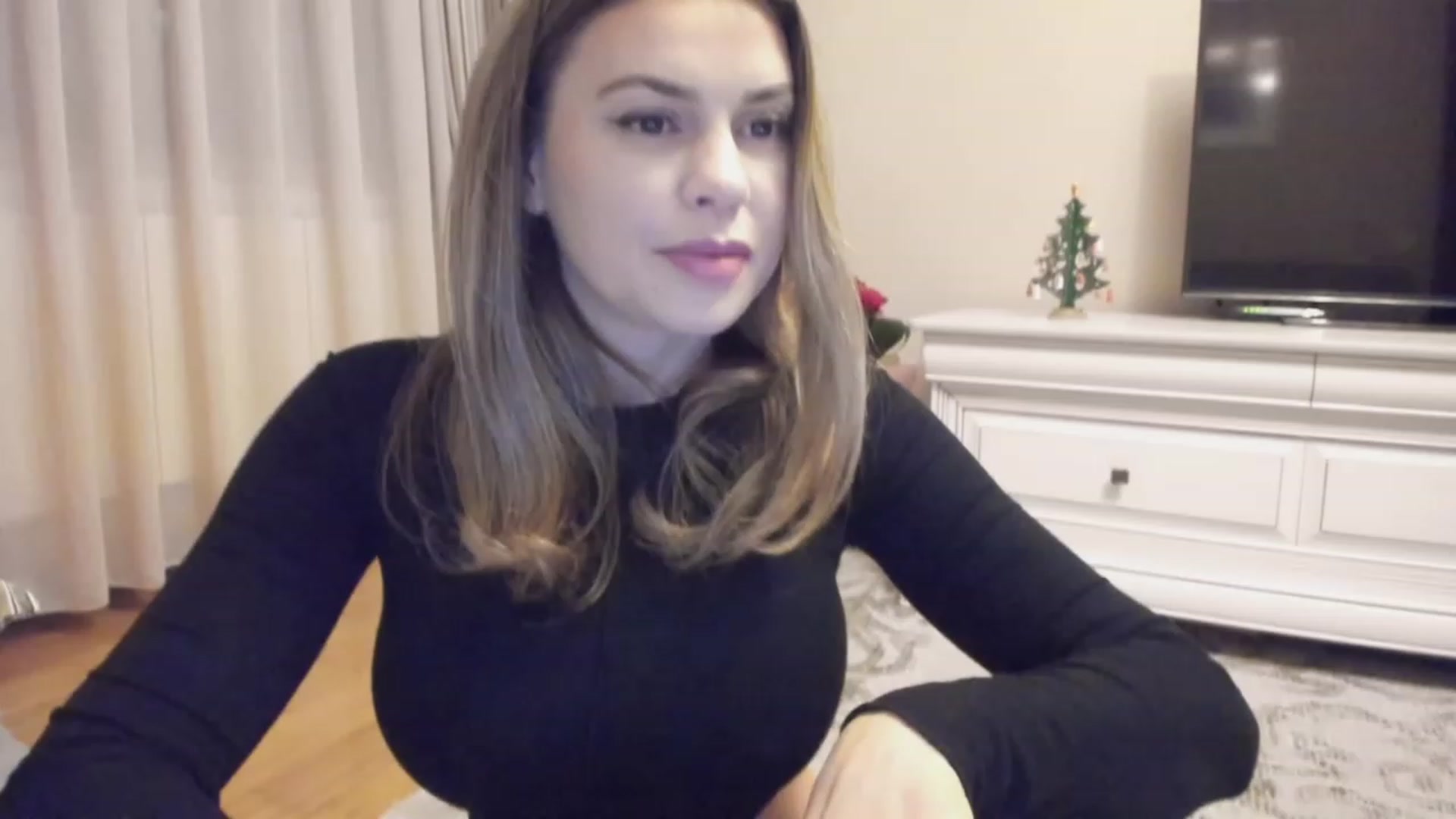 Gallery image thumbnail from Lu126's myfreecams stream on, 12/10/2023, 05:09 image 14 of 20