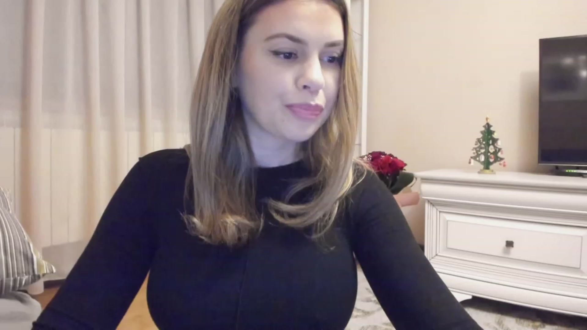 Gallery image thumbnail from Lu126's myfreecams stream on, 12/10/2023, 05:09 image 19 of 20