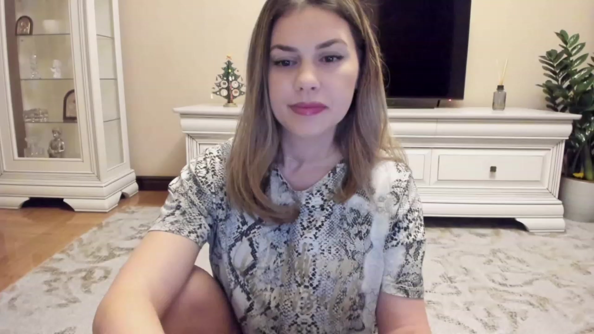 Gallery image thumbnail from Lu126's myfreecams stream on, 12/18/2023, 04:11 image 3 of 20