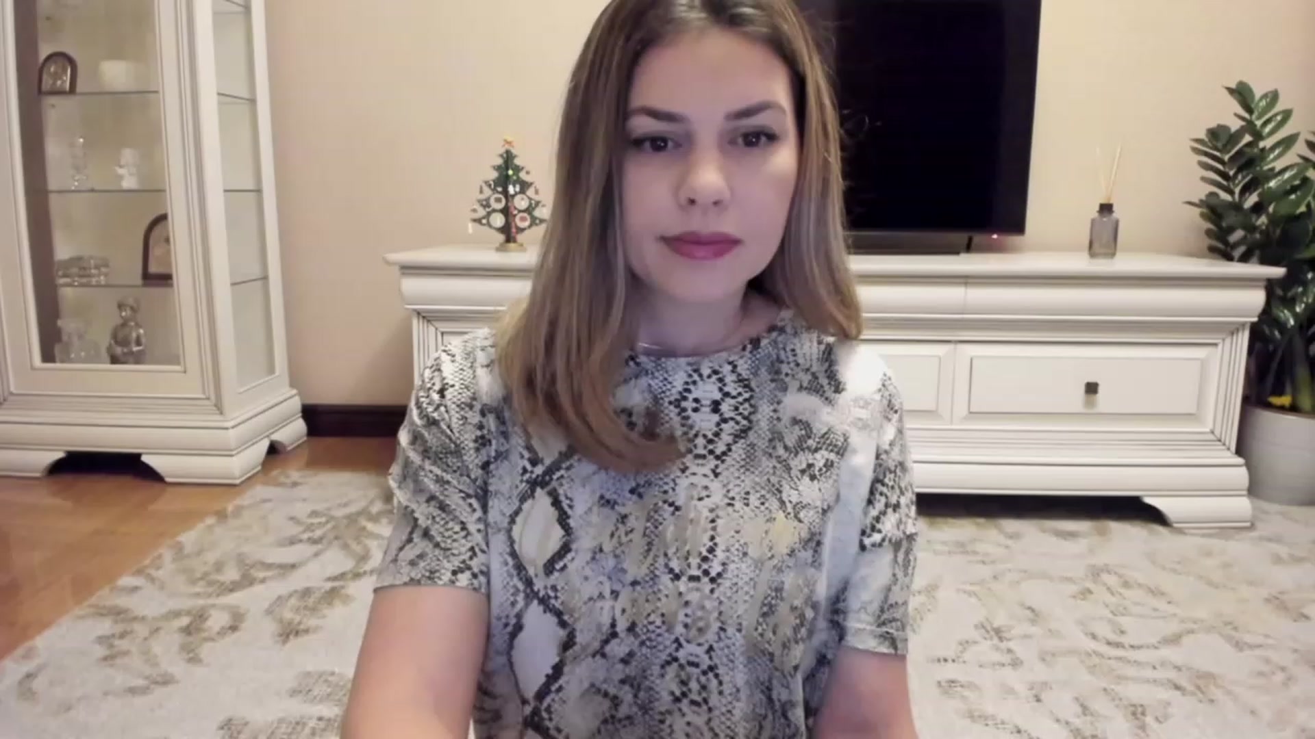 Gallery image thumbnail from Lu126's myfreecams stream on, 12/18/2023, 04:11 image 1 of 20