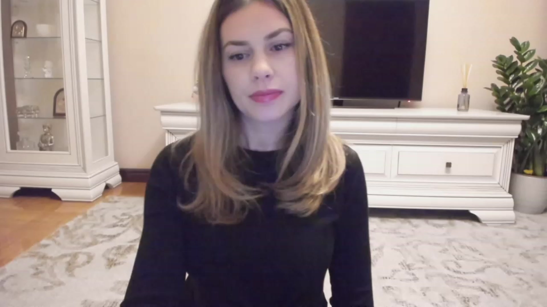 Gallery image thumbnail from Lu126's myfreecams stream on, 12/19/2023, 04:03 image 10 of 20