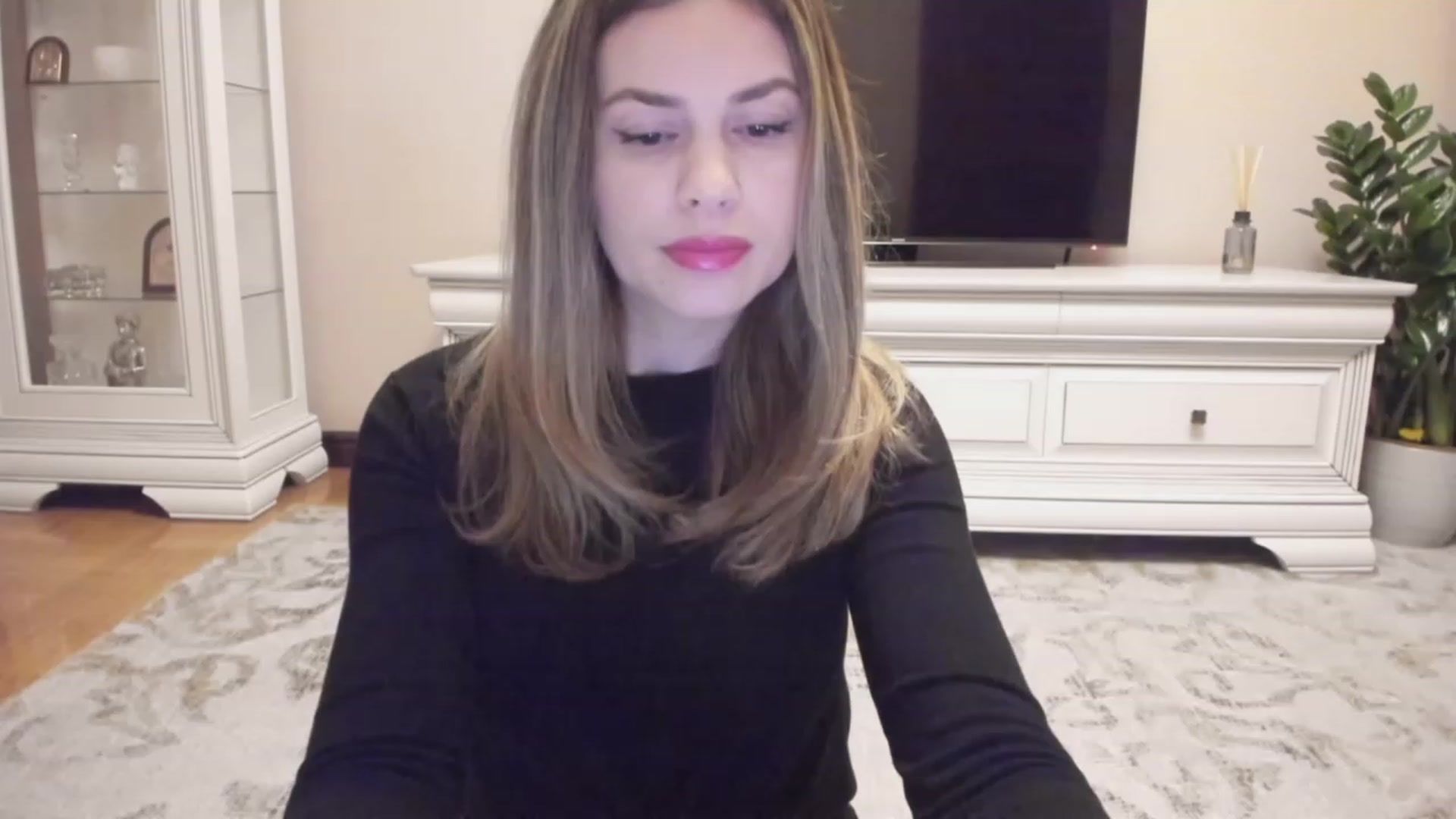 Gallery image thumbnail from Lu126's myfreecams stream on, 12/19/2023, 04:03 image 5 of 20