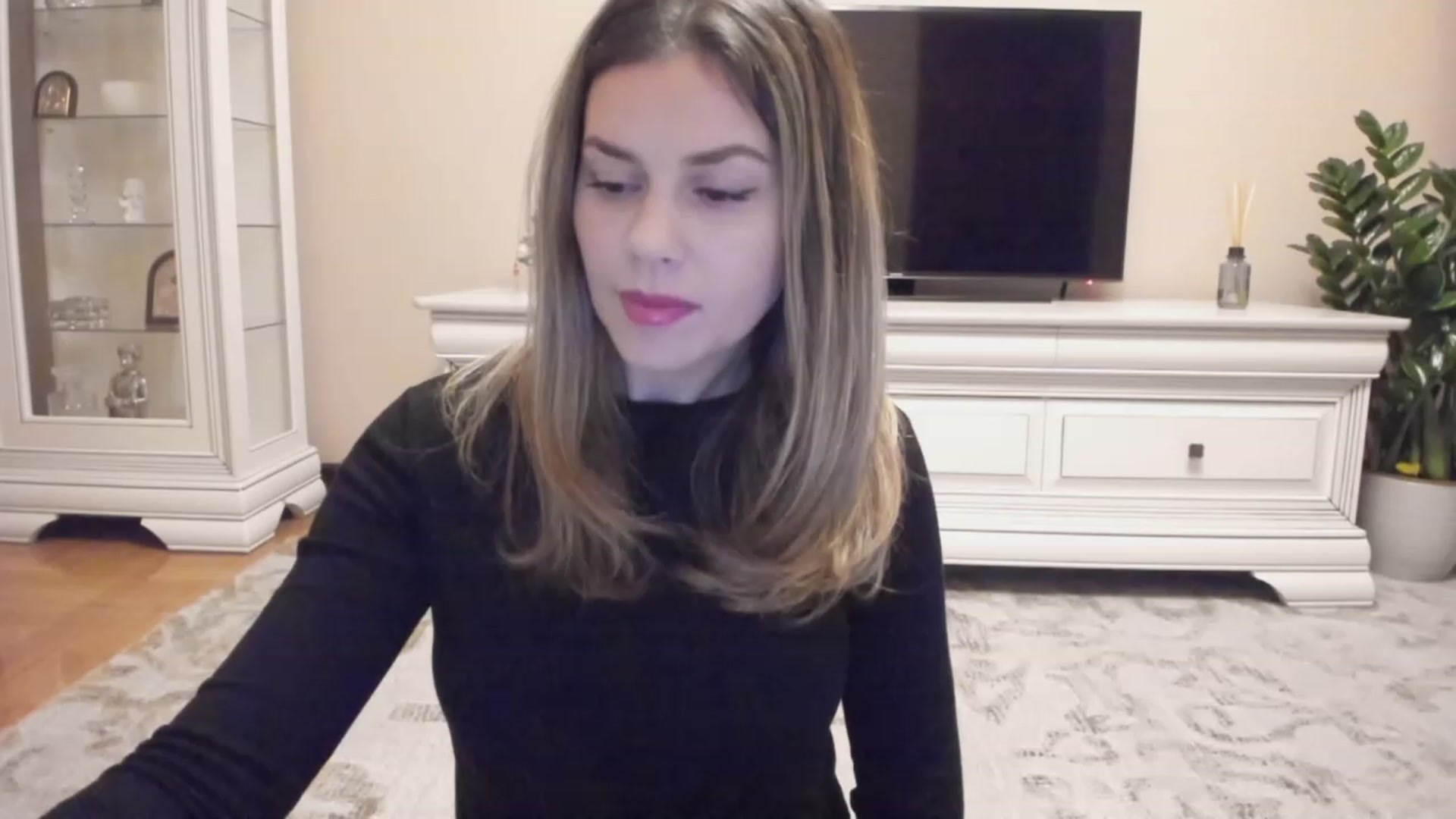 Gallery image thumbnail from Lu126's myfreecams stream on, 12/19/2023, 04:03 image 9 of 20