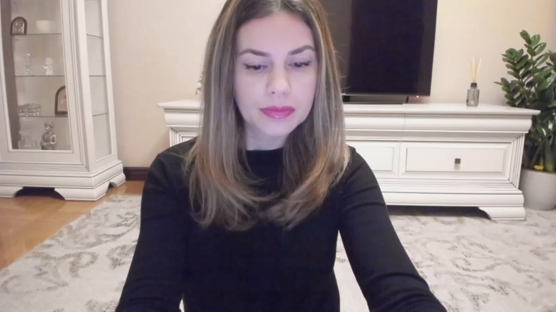 Gallery image thumbnail from Lu126's myfreecams stream on, 12/19/2023, 04:03 image 3 of 20