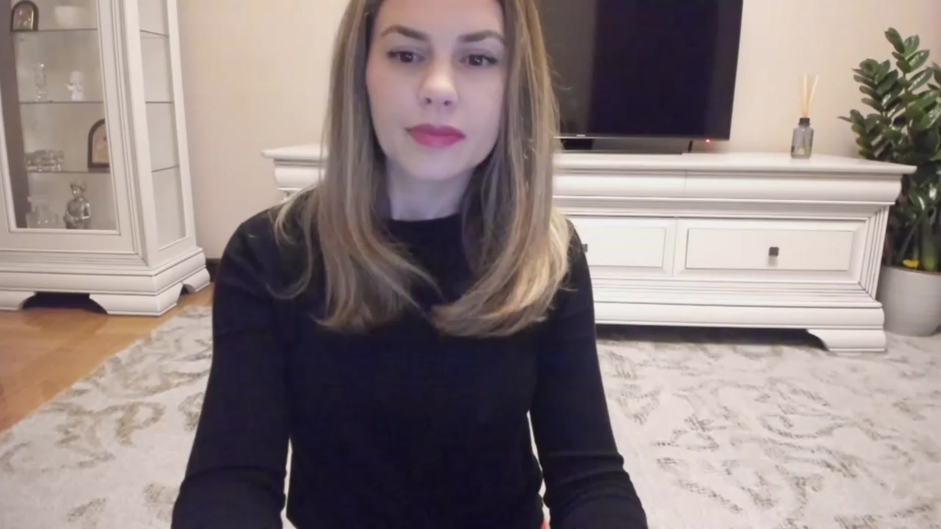 Gallery image thumbnail from Lu126's myfreecams stream on, 12/19/2023, 04:03 image 18 of 20