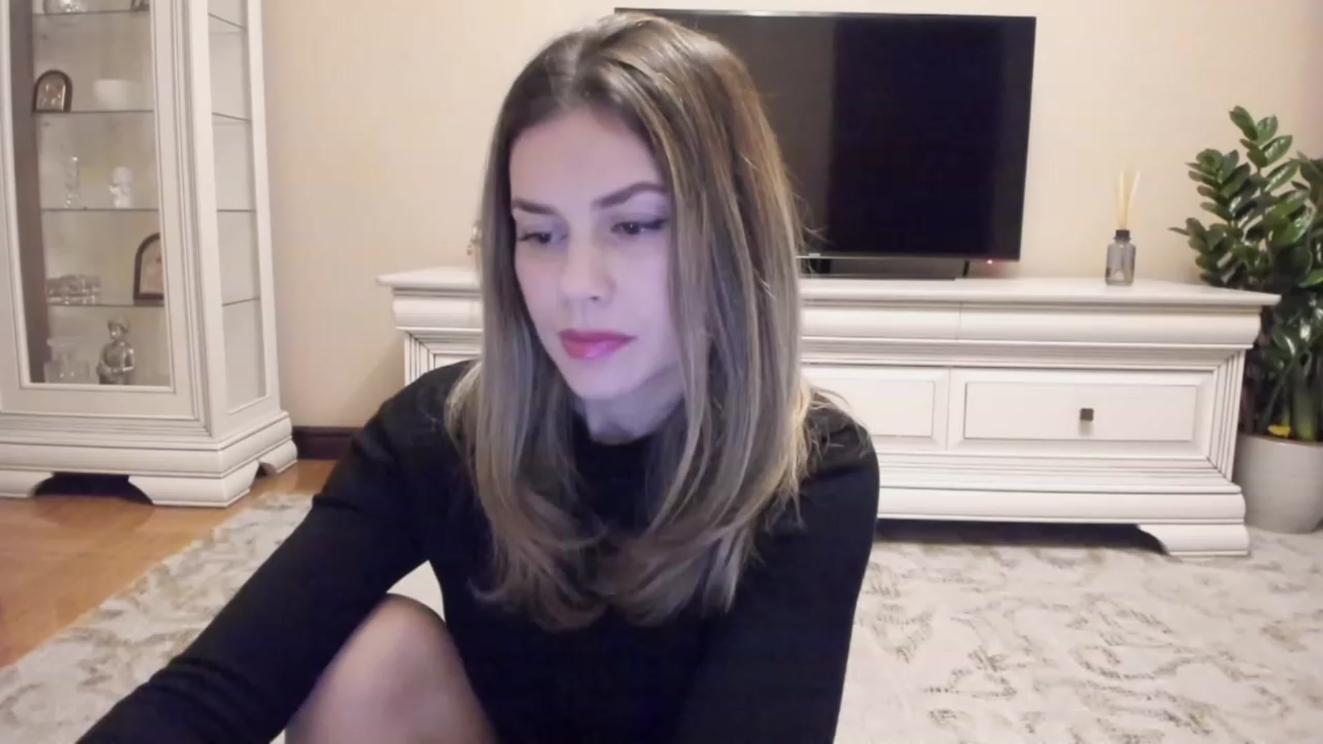 Gallery image thumbnail from Lu126's myfreecams stream on, 12/19/2023, 04:03 image 7 of 20