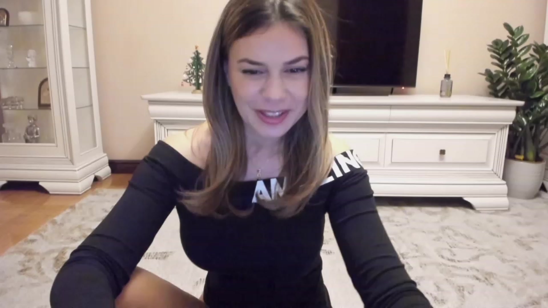 Gallery image thumbnail from Lu126's myfreecams stream on, 12/22/2023, 05:02 image 20 of 20