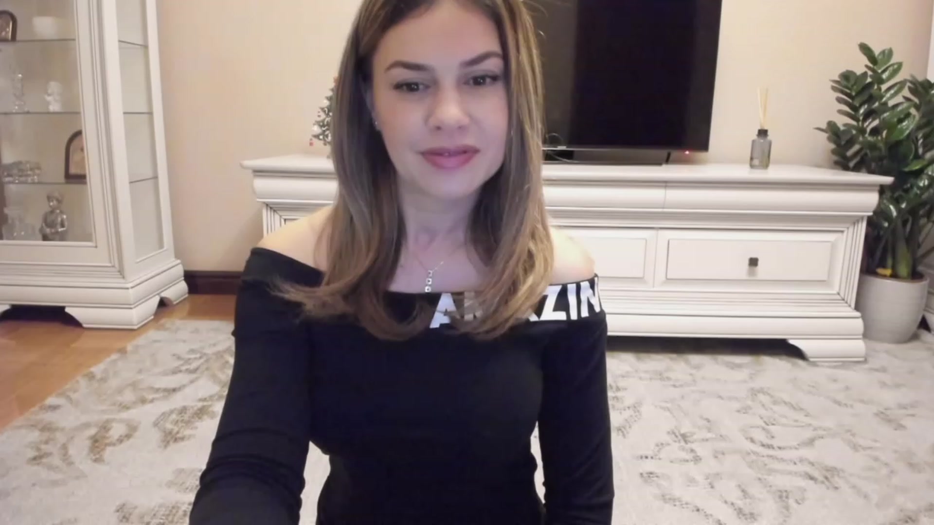 Gallery image thumbnail from Lu126's myfreecams stream on, 12/22/2023, 05:02 image 13 of 20