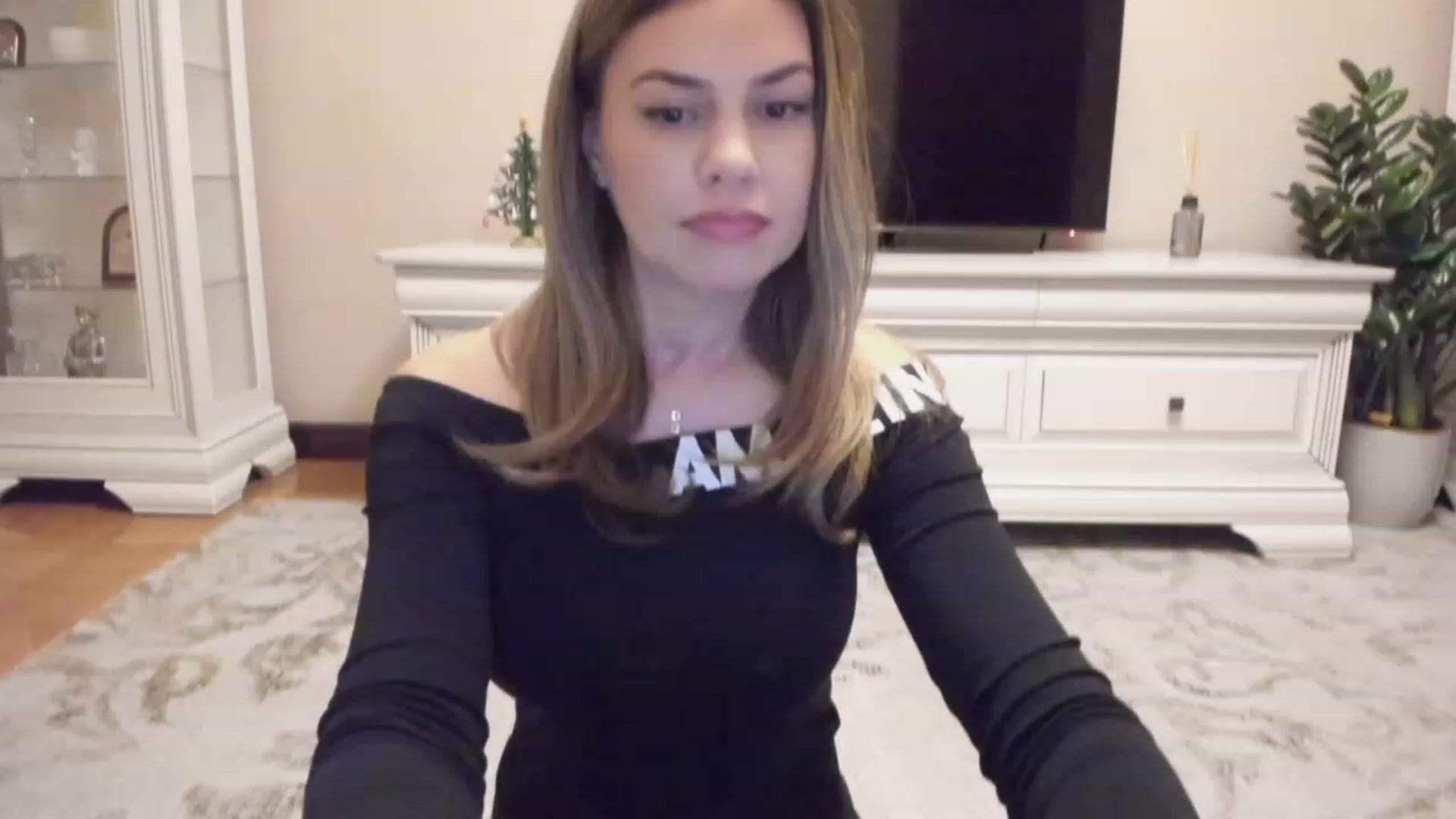 Gallery image thumbnail from Lu126's myfreecams stream on, 12/22/2023, 05:02 image 15 of 20
